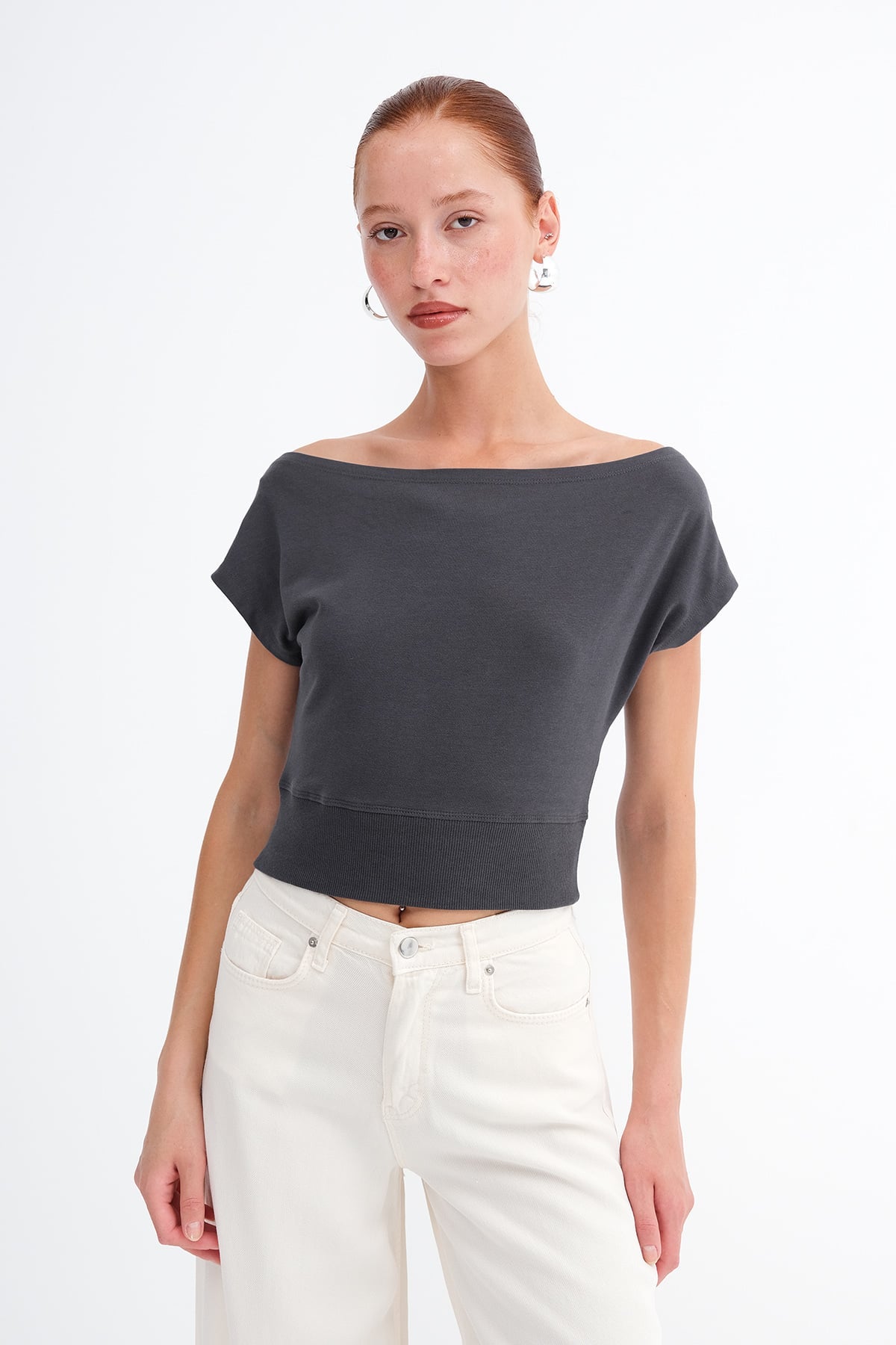 L.Charcoal_Boat-Neck-Crop-T-Shirt-addax