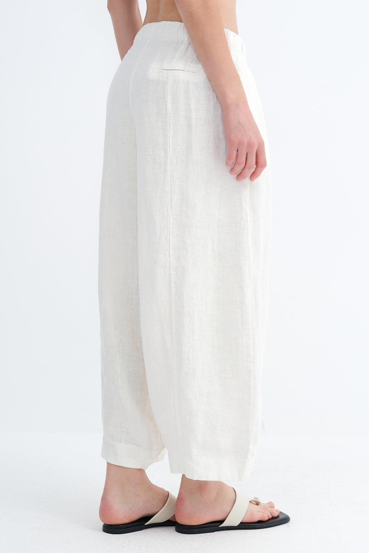 Ecru_Elastic-Waist-Linen-Trousers-addax