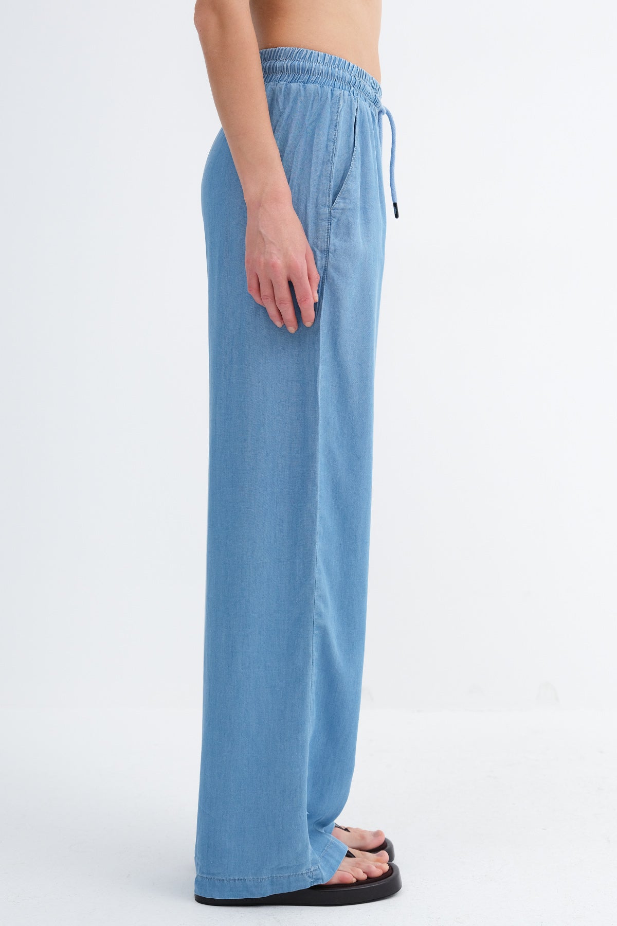 Light-Blue_Elastic-Waist-Trousers-addax