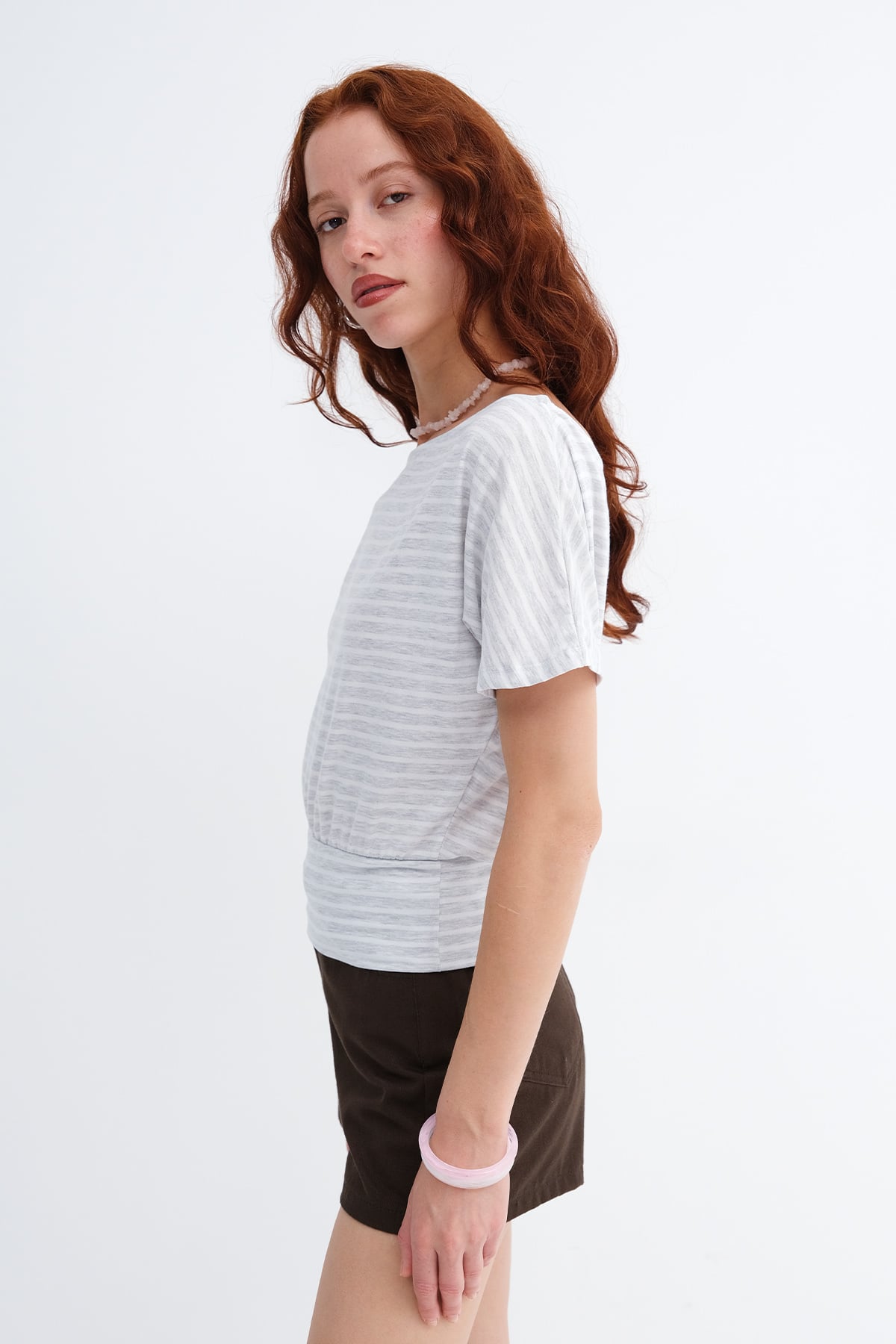 Snow-Melange-white_Striped-Elastic-Hem-T-Shirt-addax