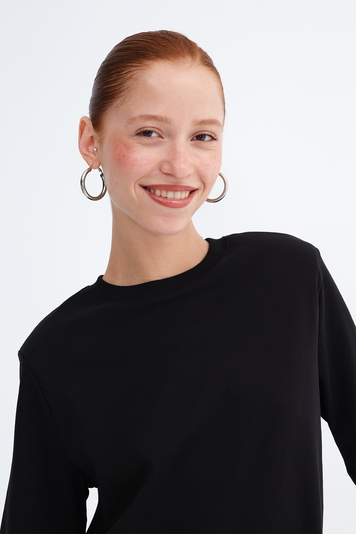 Black_Basic-Shoulder-Pad-T-Shirt-addax