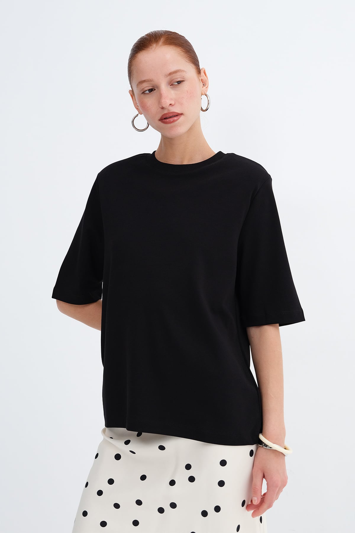 Black_Basic-Shoulder-Pad-T-Shirt-addax