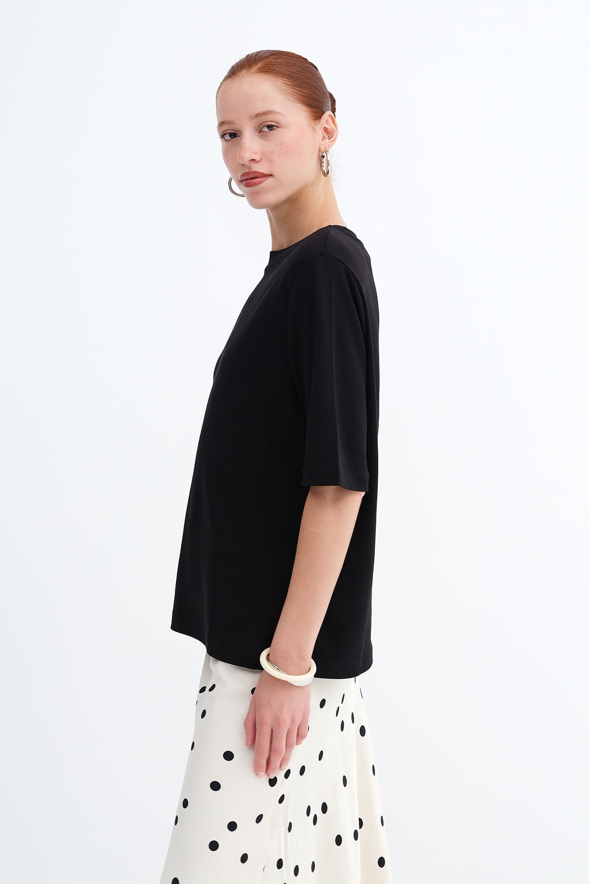 Black_Basic-Shoulder-Pad-T-Shirt-addax