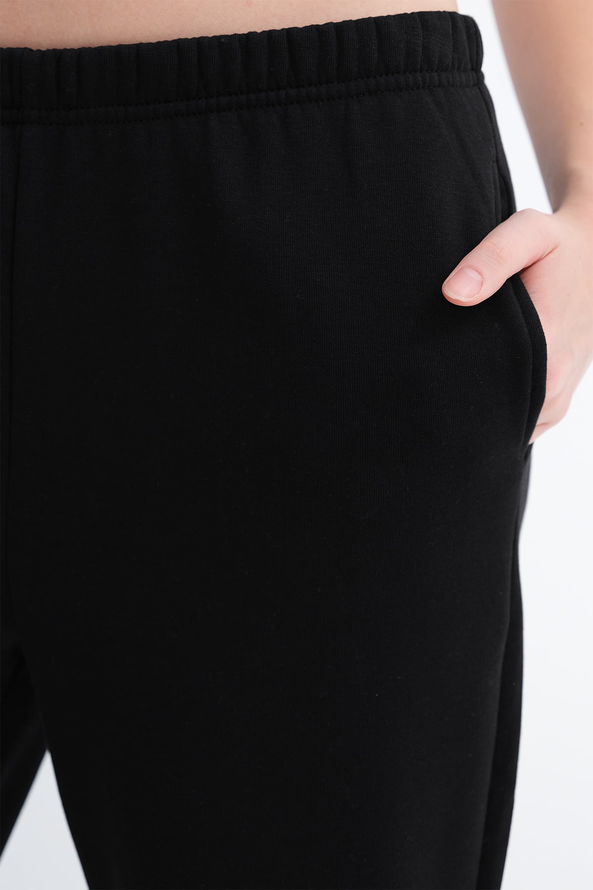 Black_Fleece-Joggers-addax