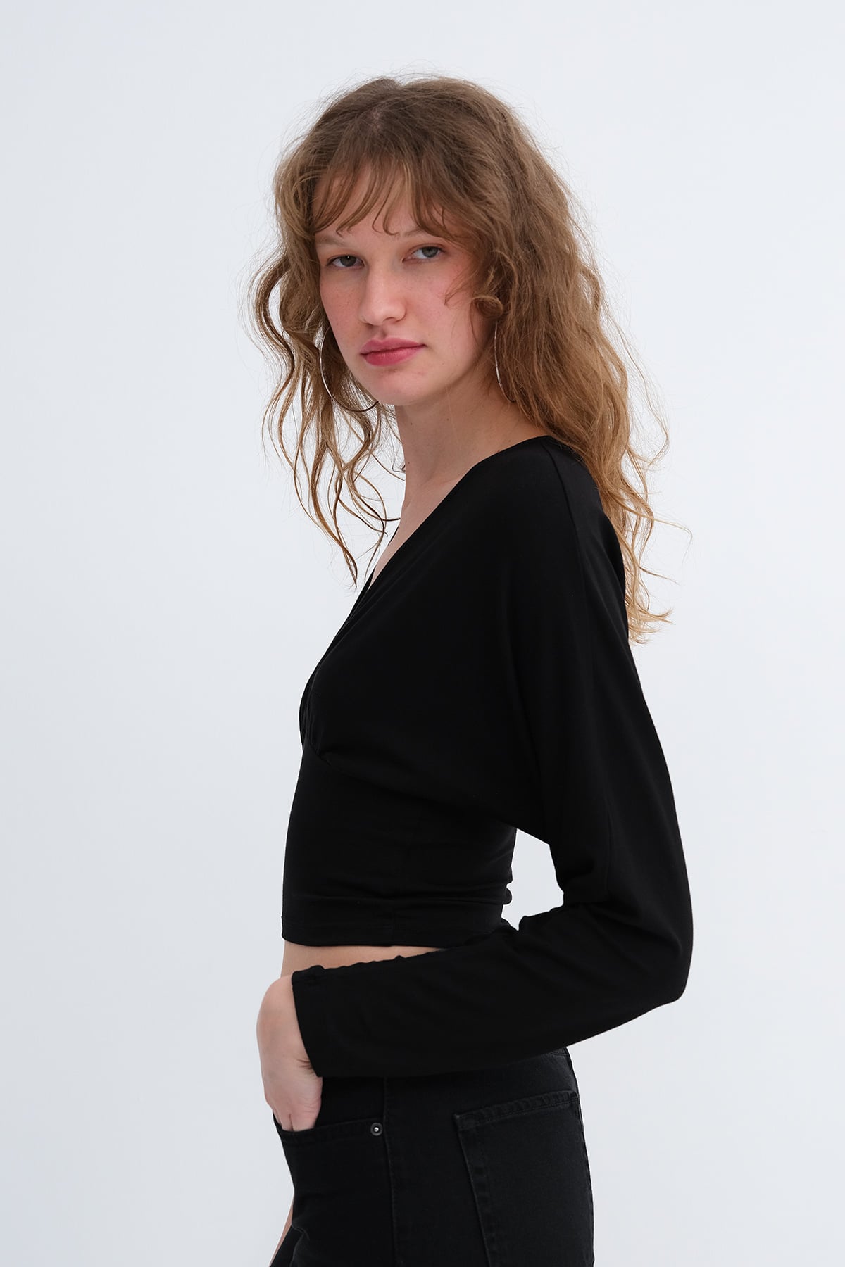 Black_V-Neck-Long-Sleeve-Blouse-addax