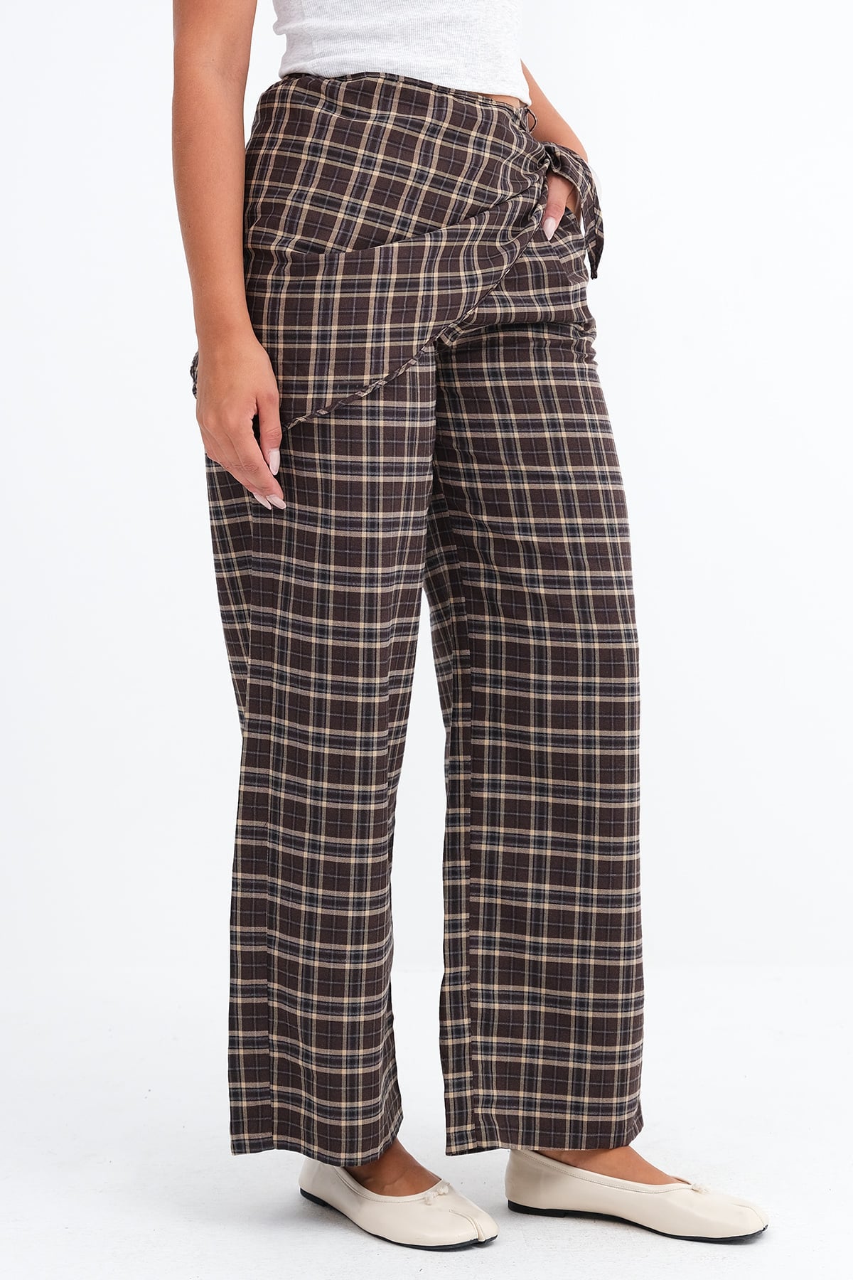 Brown_Checked-Tie-Detail-Pants-addax