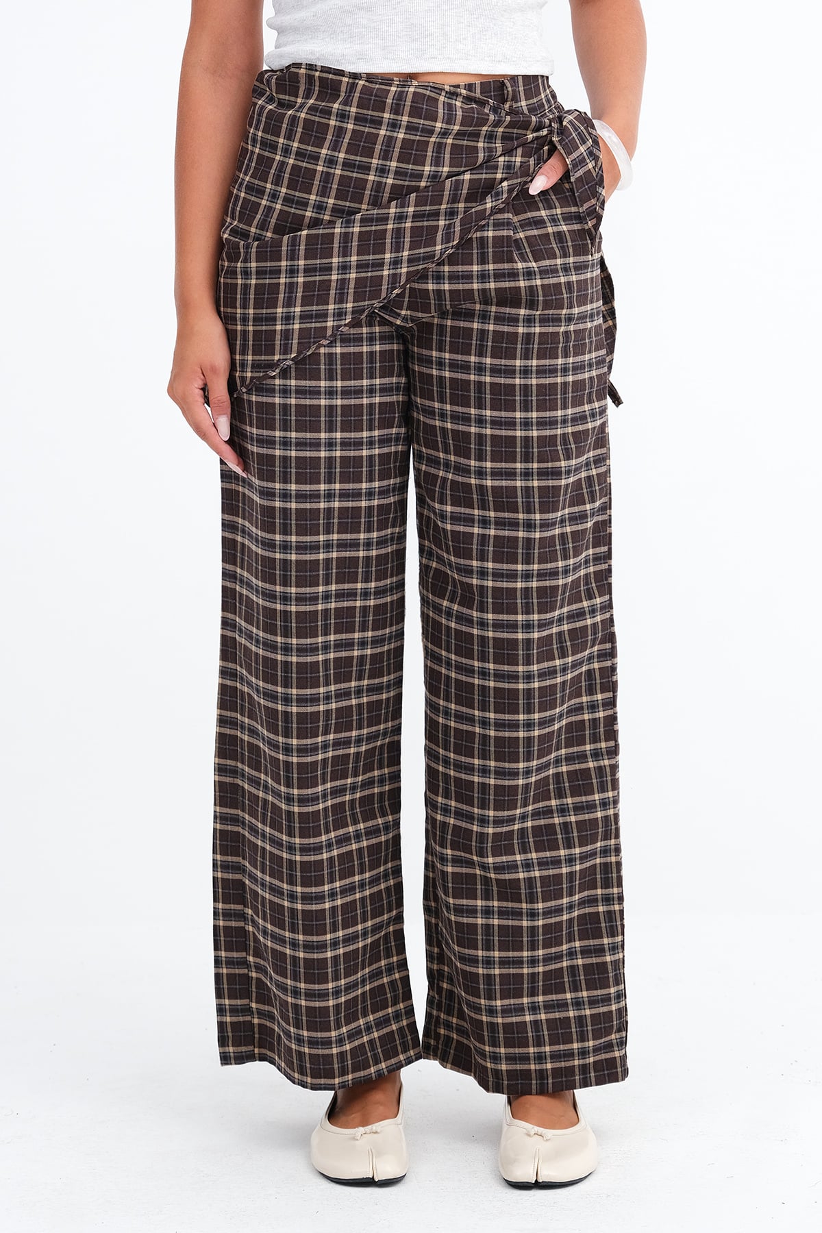 Brown_Checked-Tie-Detail-Pants-addax
