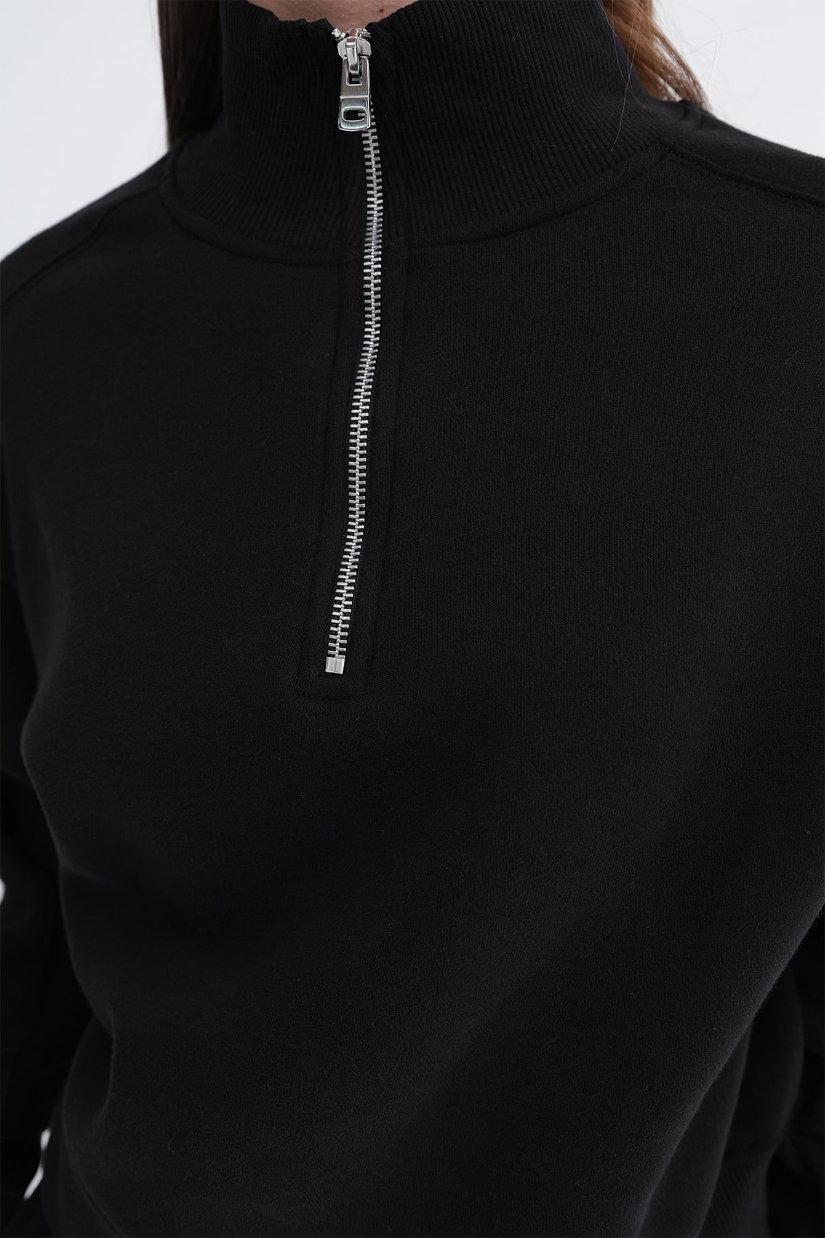 Black_Zippered-Collar-Fleece-Sweatshirt-addax