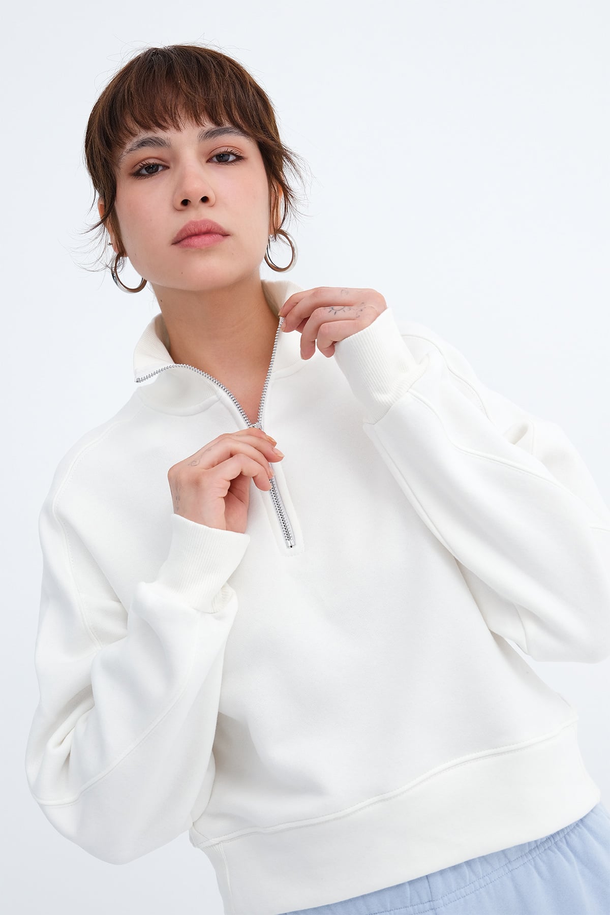 Ecru_Zippered-Collar-Fleece-Sweatshirt-addax