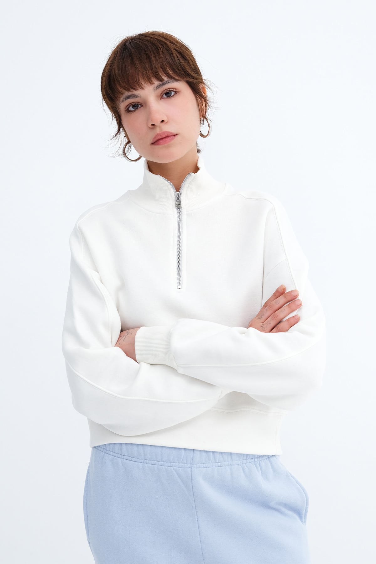 Ecru_Zippered-Collar-Fleece-Sweatshirt-addax