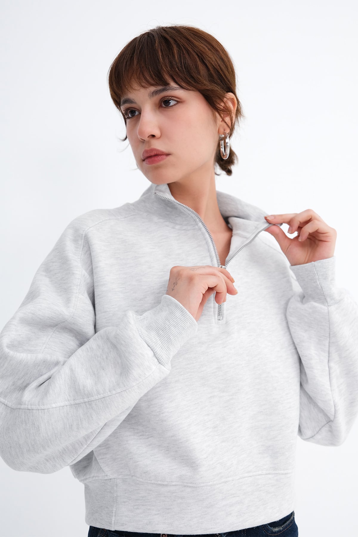 Snow-Melange_Zippered-Collar-Fleece-Sweatshirt-addax
