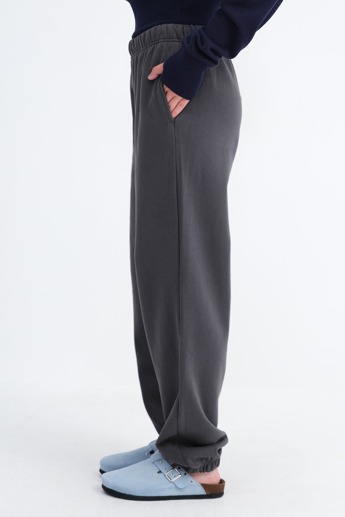 L.Charcoal_Elasticated-Cuff-Fleece-Joggers-addax