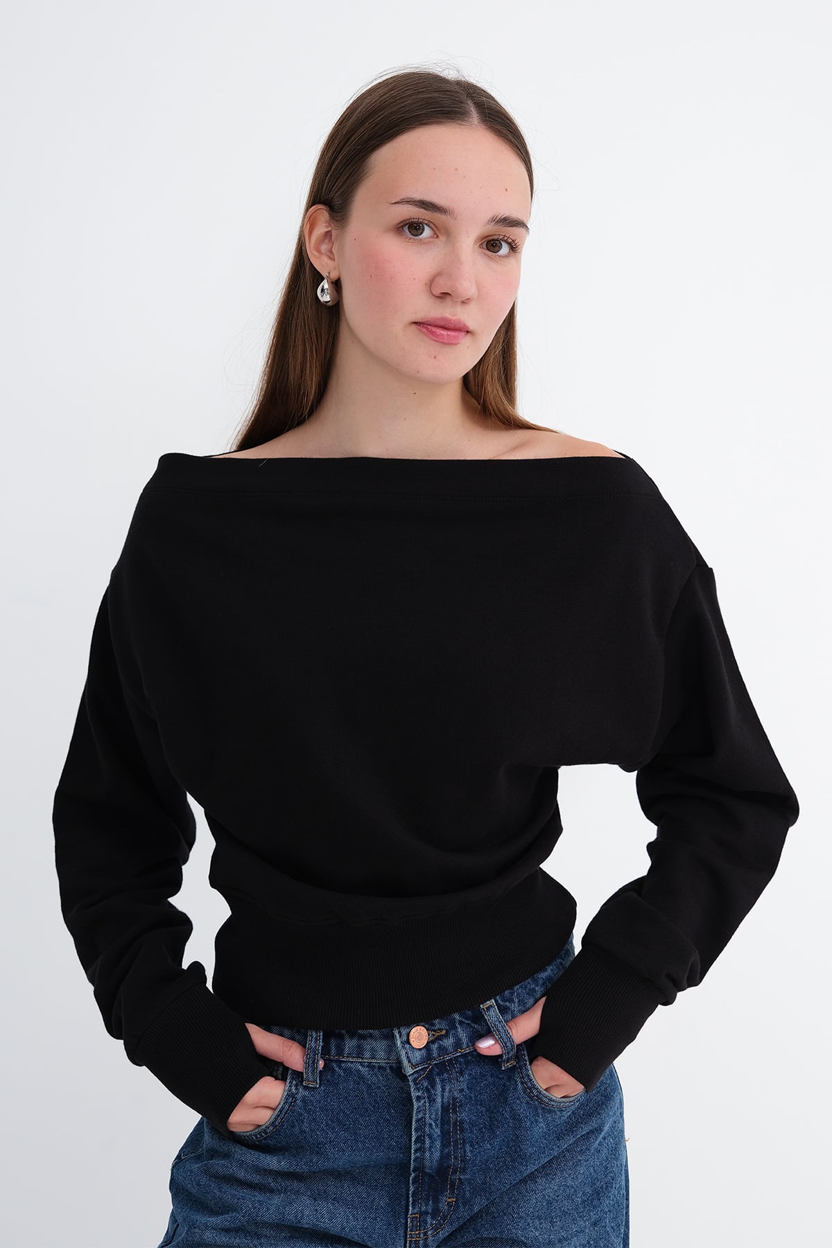 Black_Boat-Neck-Crop-Sweatshirt-addax