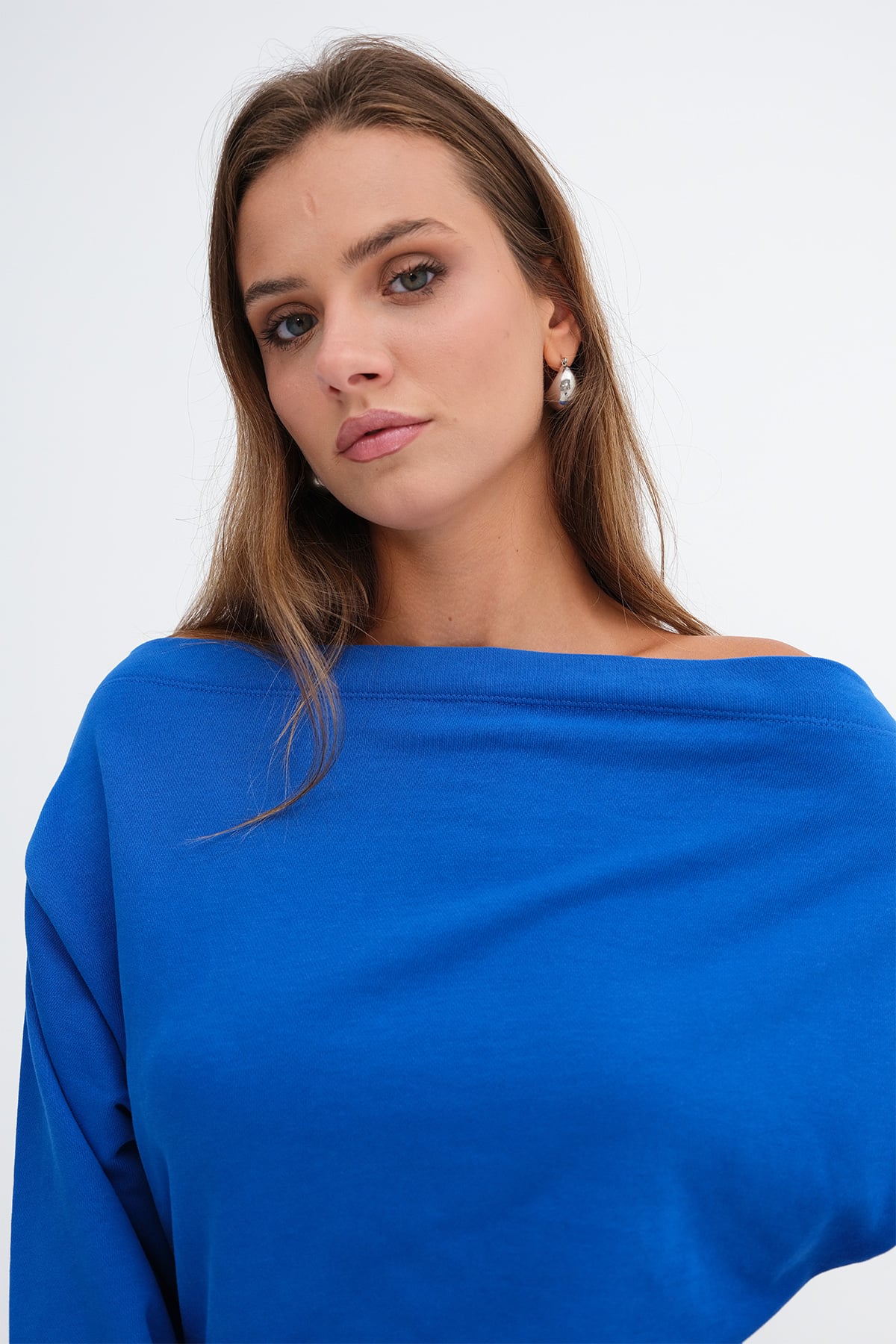 Royal-Blue_Boat-Neck-Crop-Sweatshirt-addax