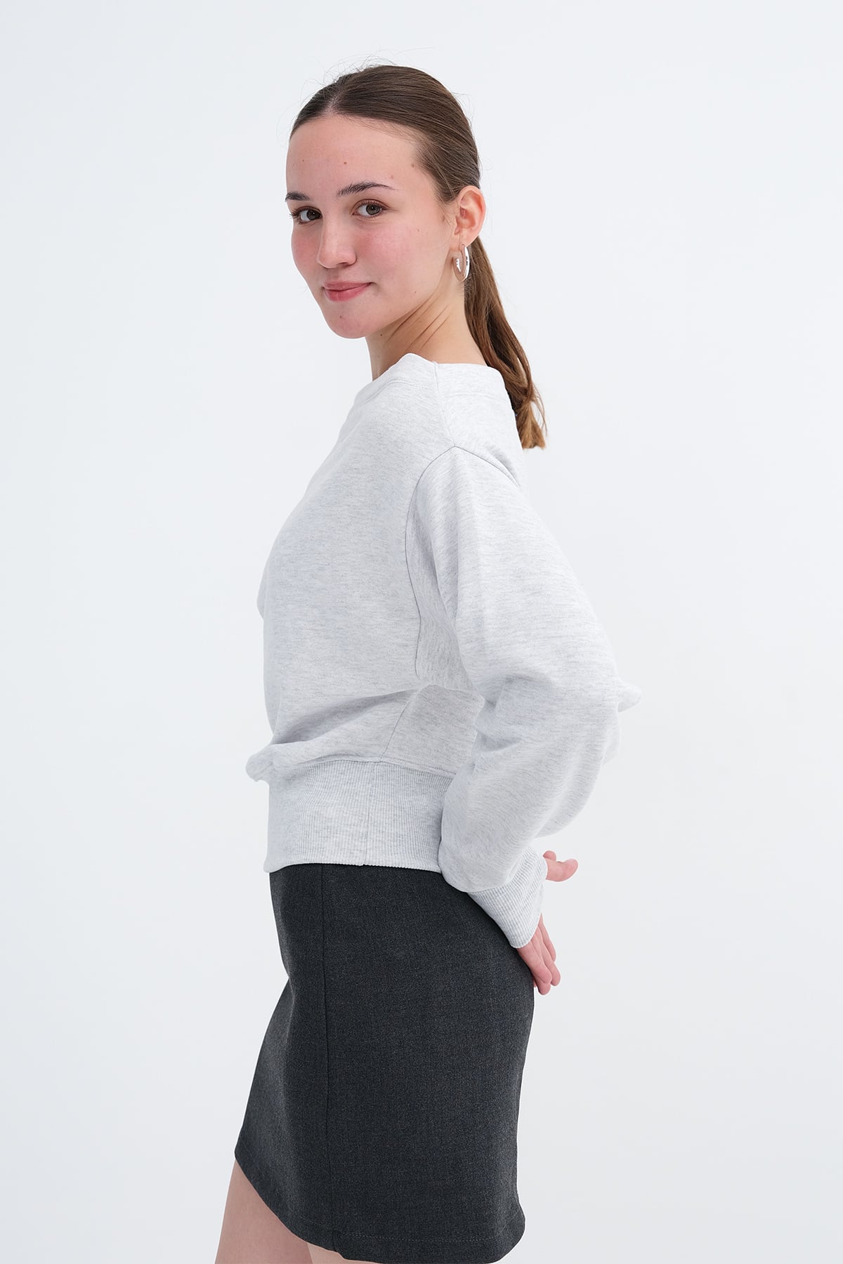 Snow-Melange_Boat-Neck-Crop-Sweatshirt-addax