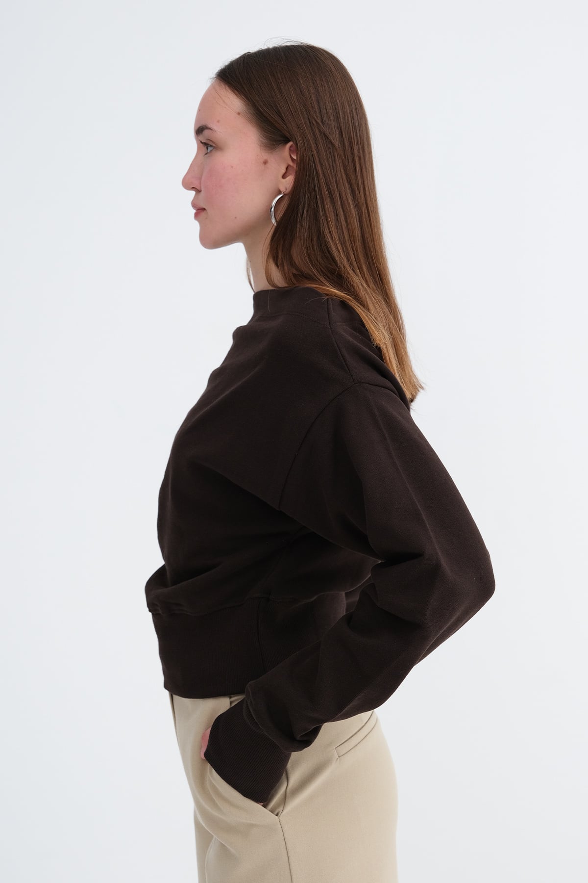 Bitter-Coffee_Boat-Neck-Crop-Sweatshirt-addax