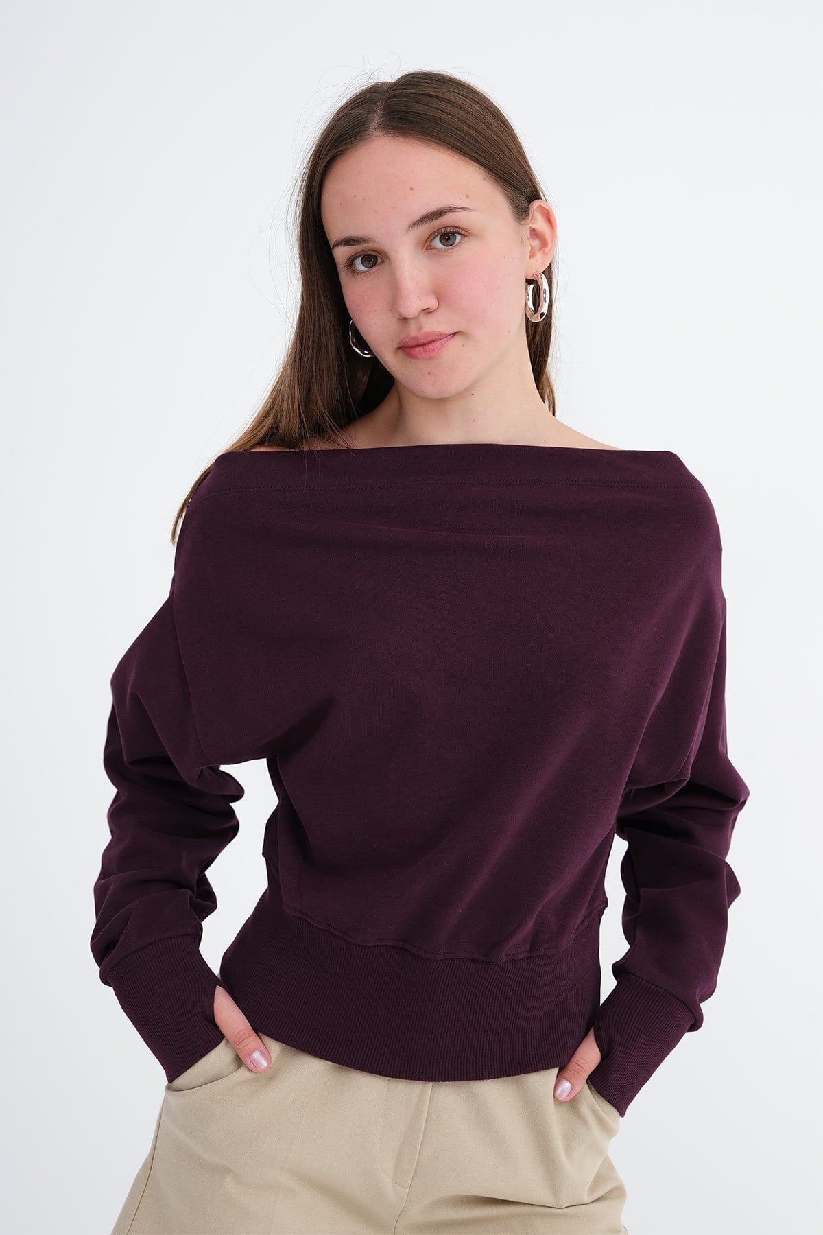 Gardenia_Boat-Neck-Crop-Sweatshirt-addax