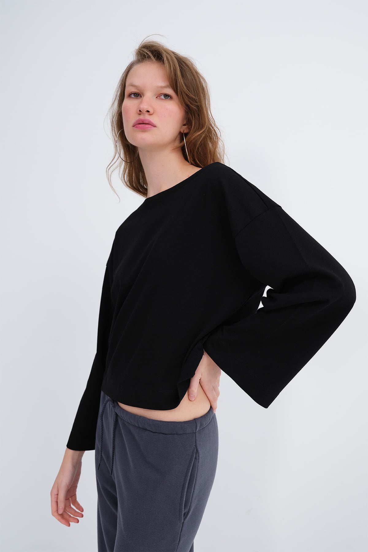 Black_Off-Shoulder-Long-Sleeve-Basic-T-shirt-addax