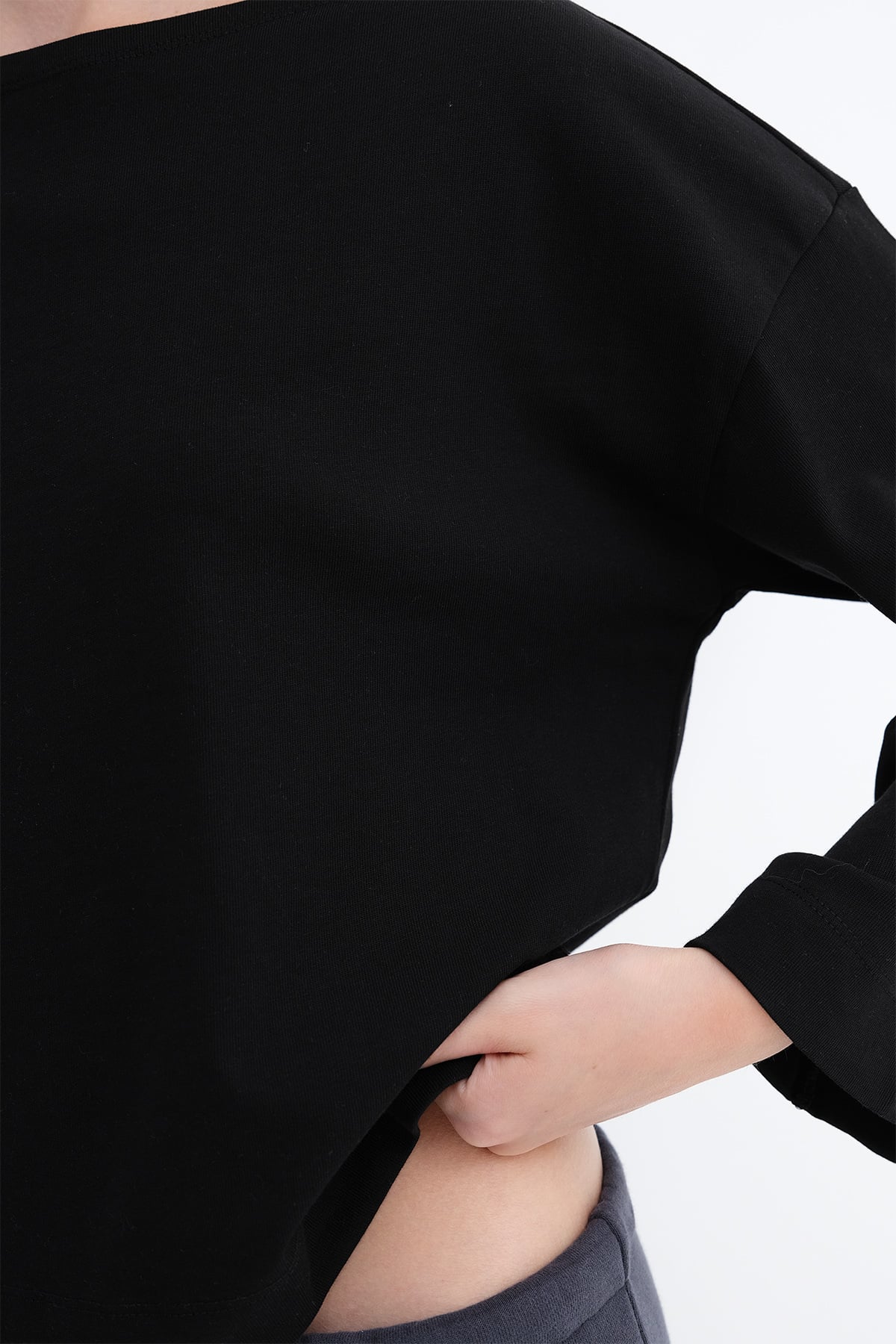Black_Off-Shoulder-Long-Sleeve-Basic-T-shirt-addax