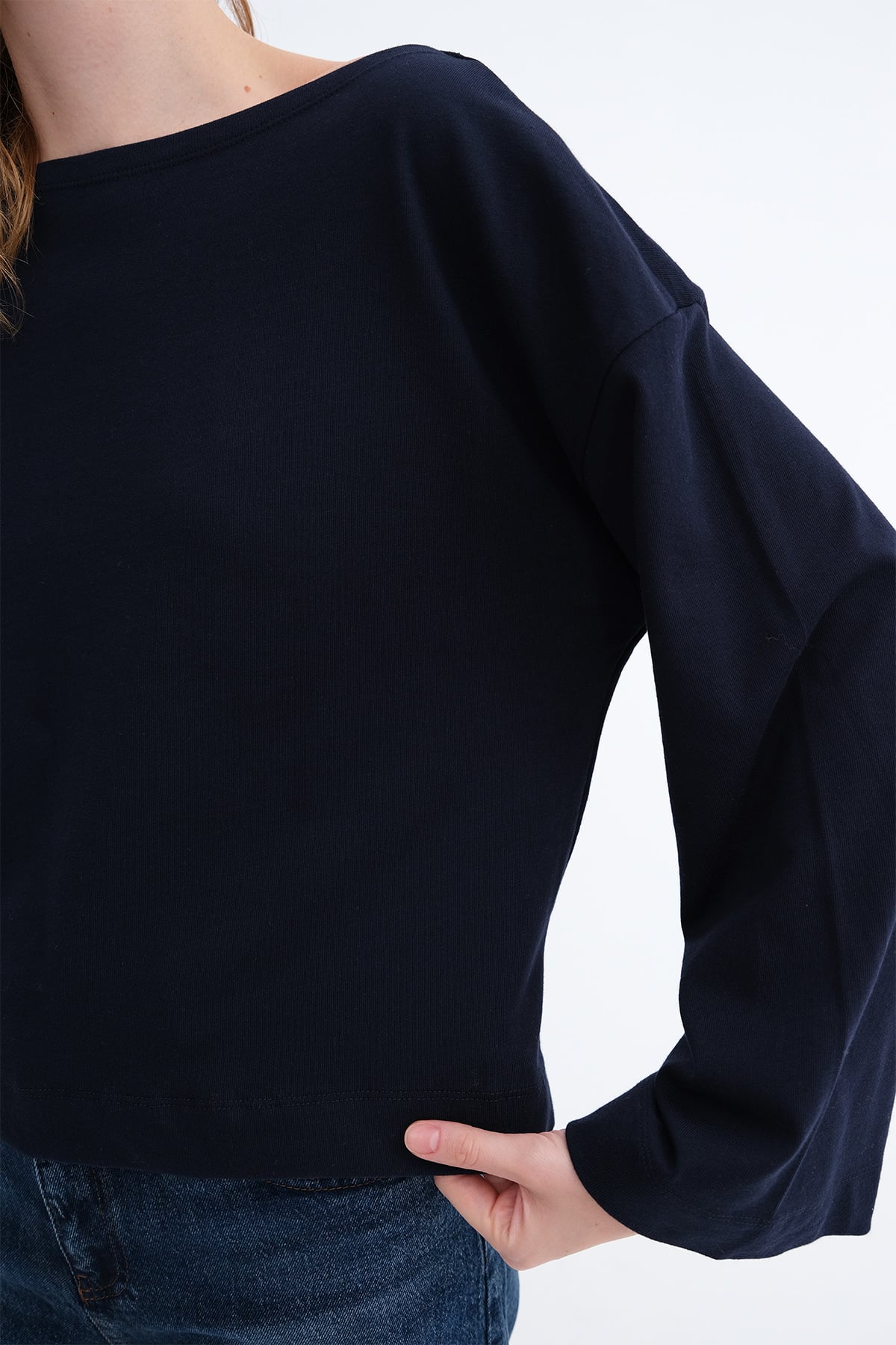 Dark-Night-Blue_Off-Shoulder-Long-Sleeve-Basic-T-shirt-addax