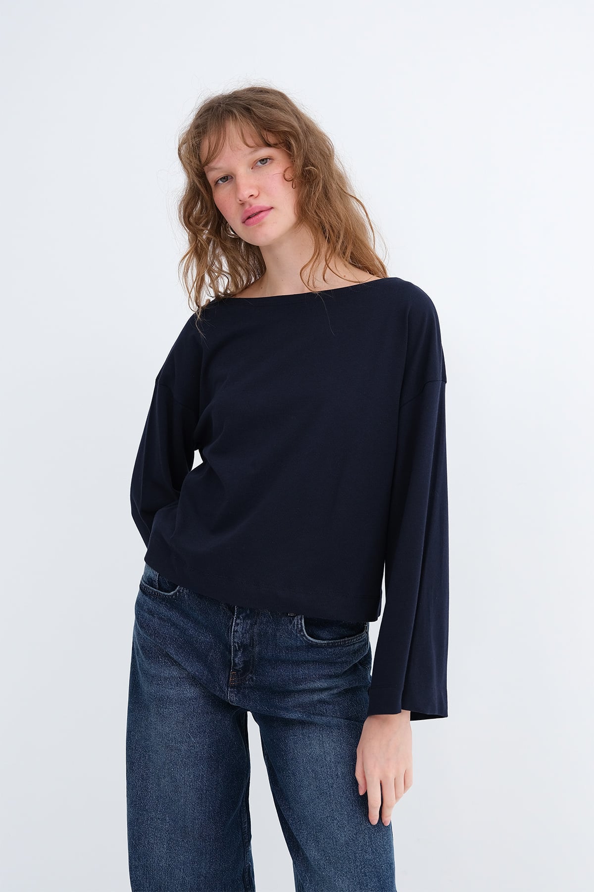 Dark-Night-Blue_Off-Shoulder-Long-Sleeve-Basic-T-shirt-addax