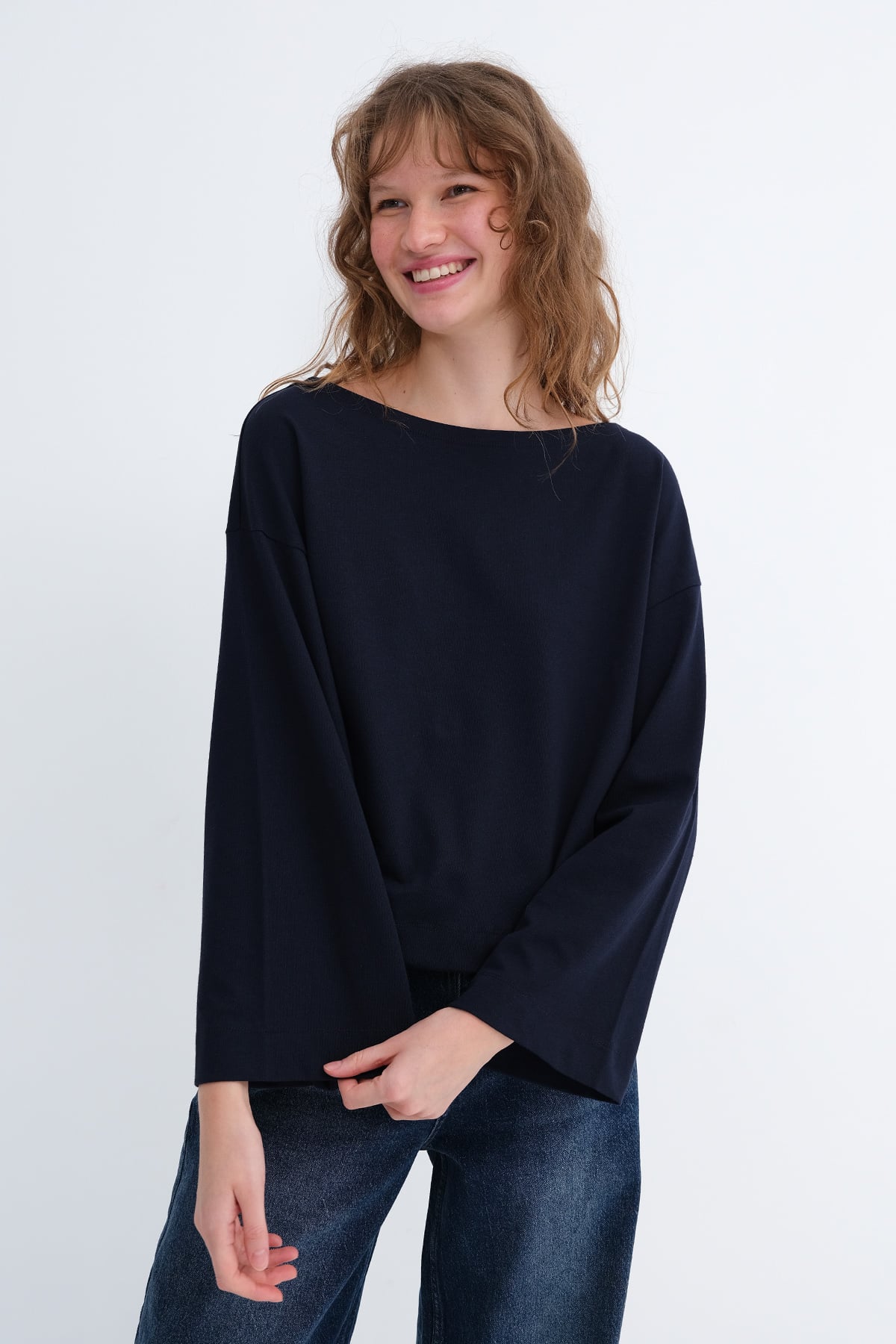 Dark-Night-Blue_Off-Shoulder-Long-Sleeve-Basic-T-shirt-addax