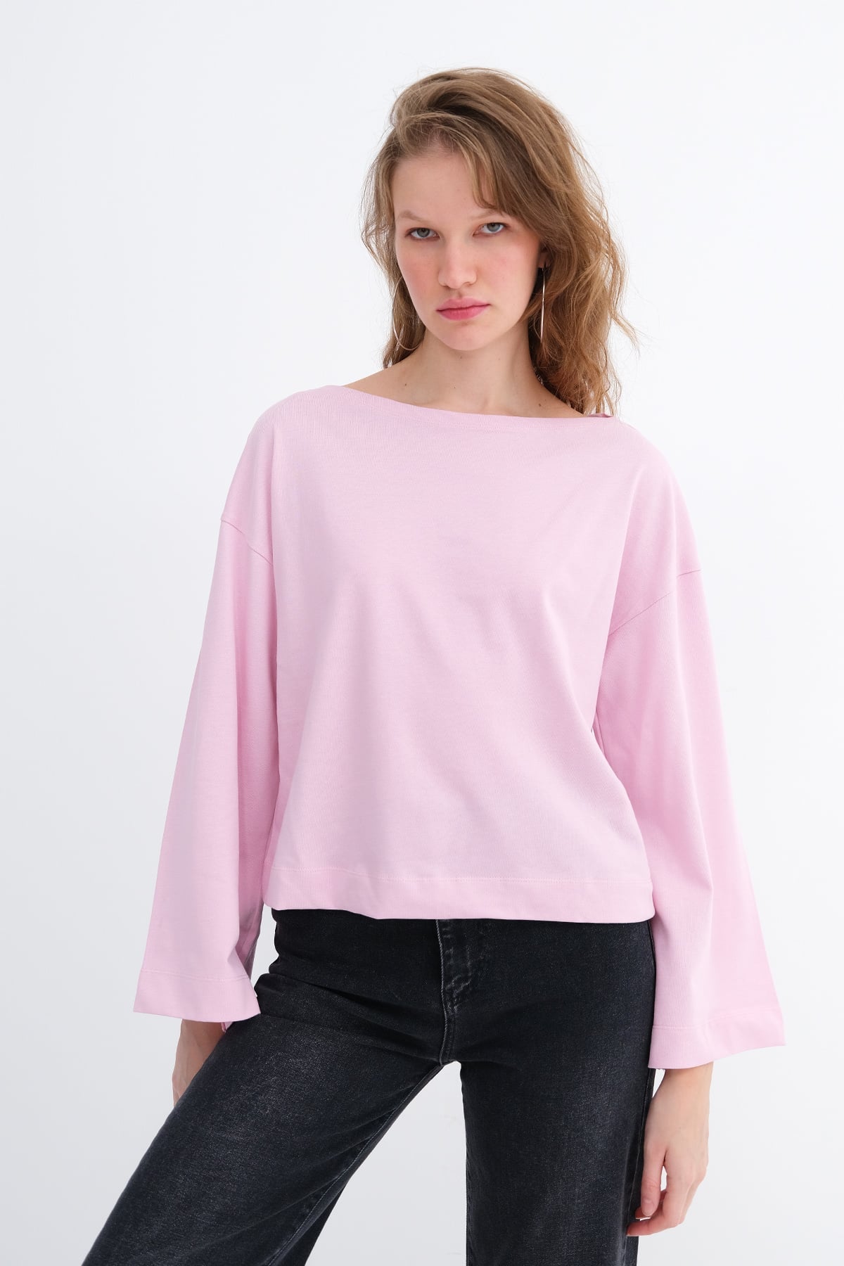 Begonia_Off-Shoulder-Long-Sleeve-Basic-T-shirt-addax