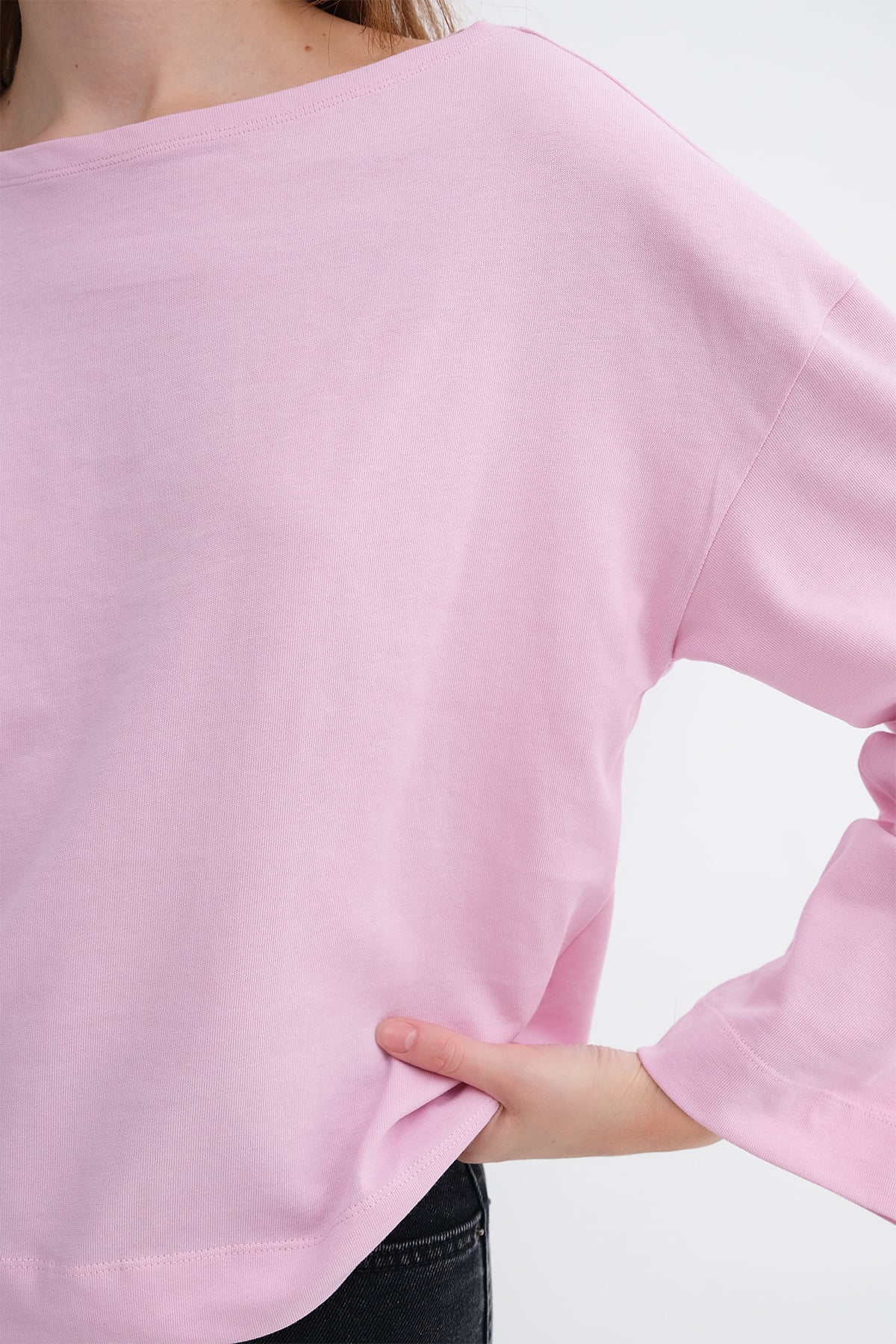 Begonia_Off-Shoulder-Long-Sleeve-Basic-T-shirt-addax