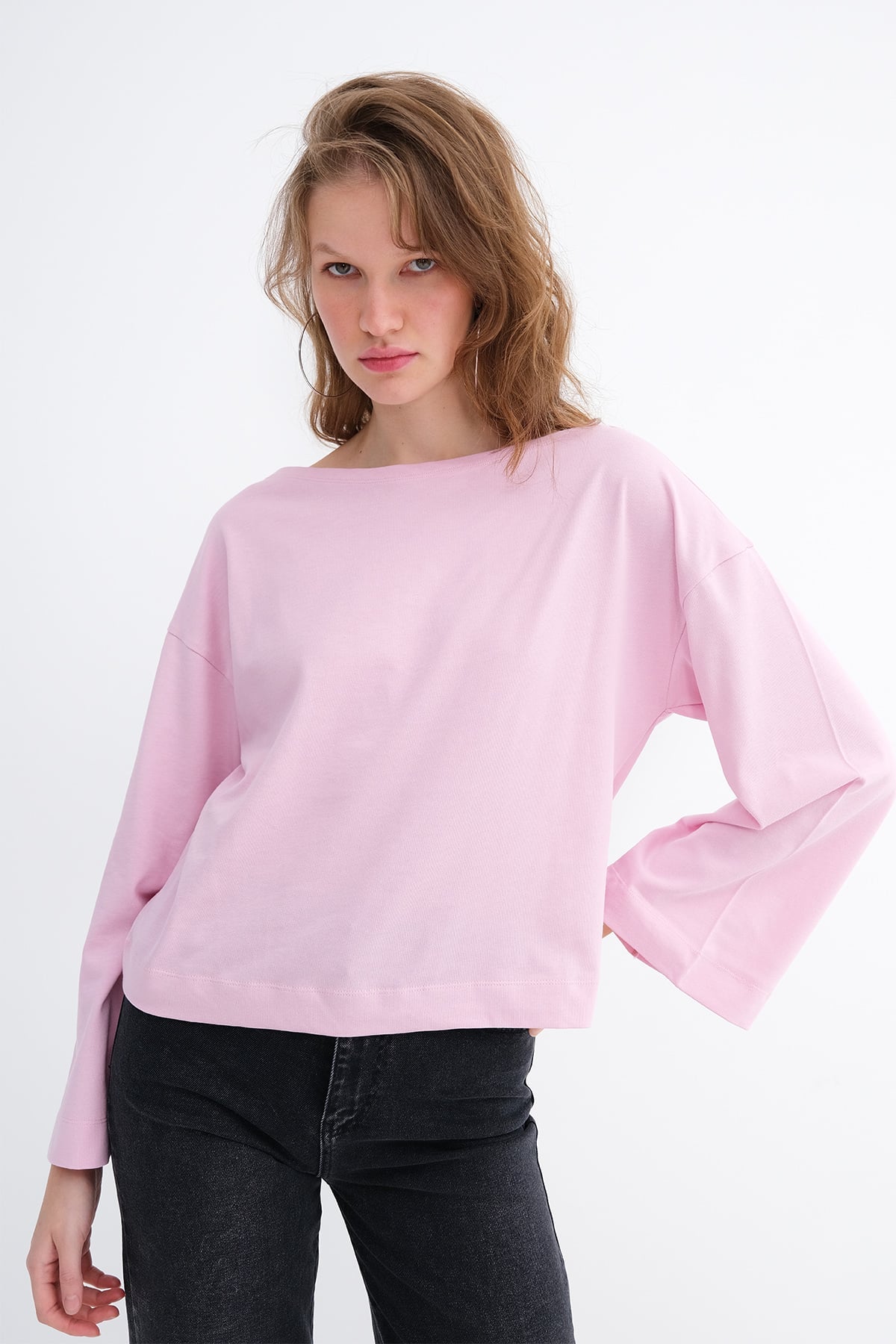 Begonia_Off-Shoulder-Long-Sleeve-Basic-T-shirt-addax