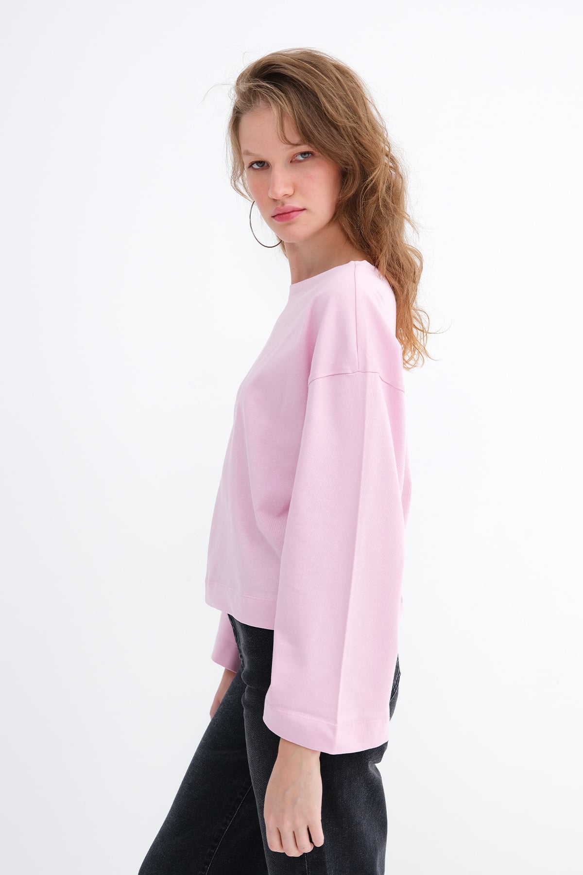 Begonia_Off-Shoulder-Long-Sleeve-Basic-T-shirt-addax