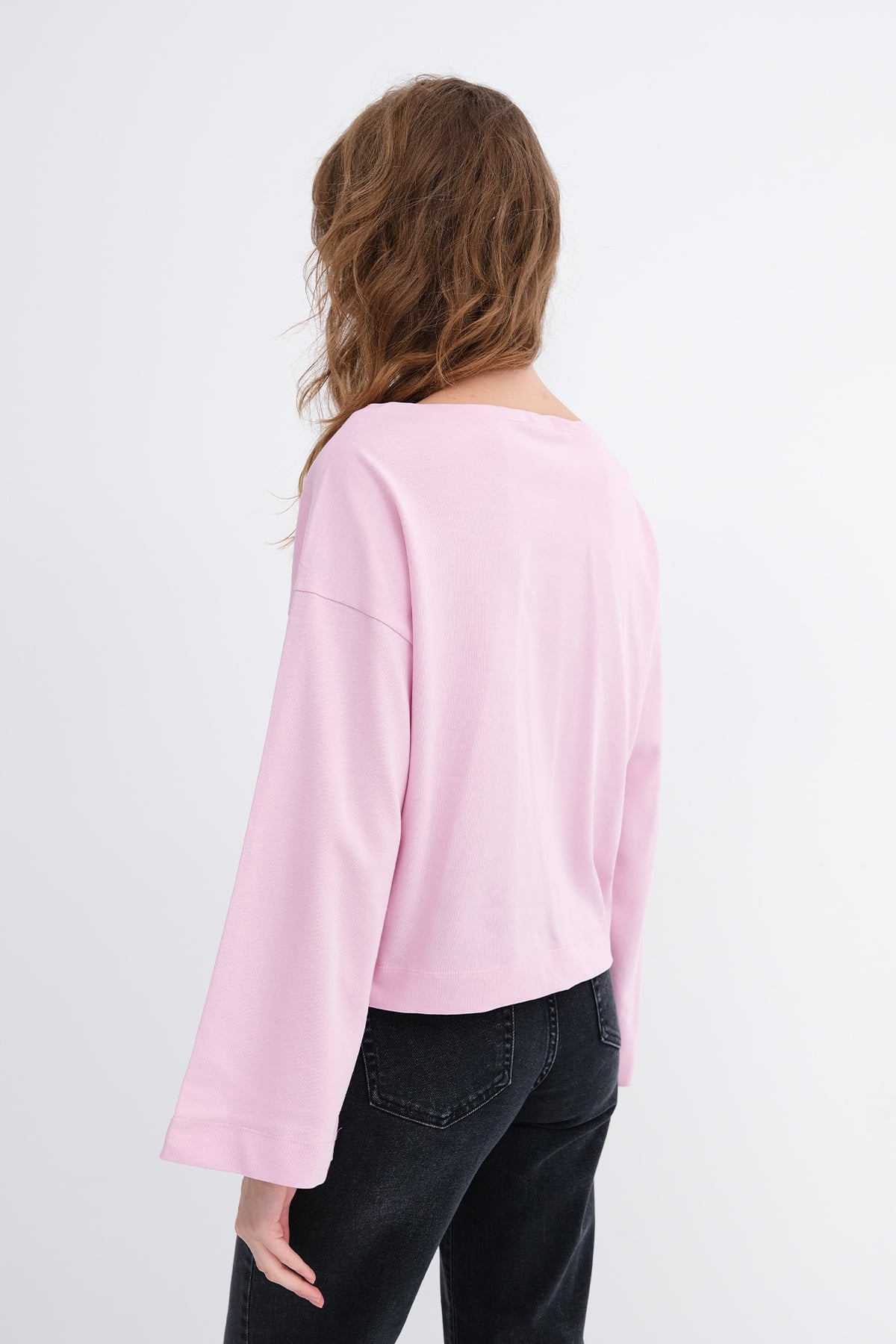 Begonia_Off-Shoulder-Long-Sleeve-Basic-T-shirt-addax
