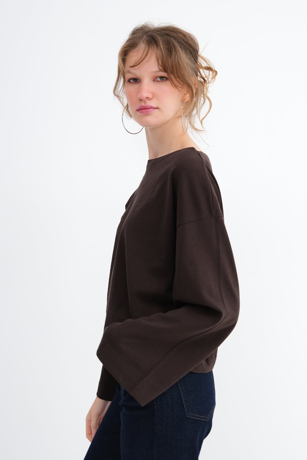Bitter-Coffee_Off-Shoulder-Long-Sleeve-Basic-T-shirt-addax