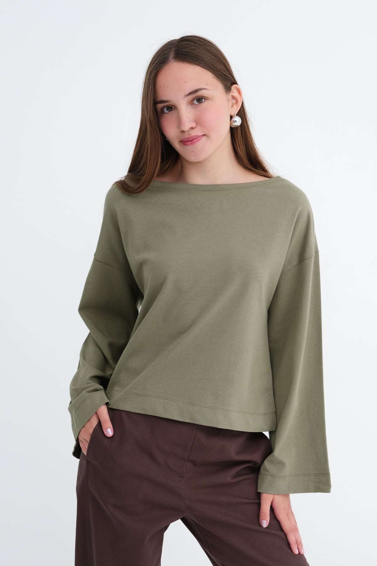 Laurel_Off-Shoulder-Long-Sleeve-Basic-T-shirt-addax
