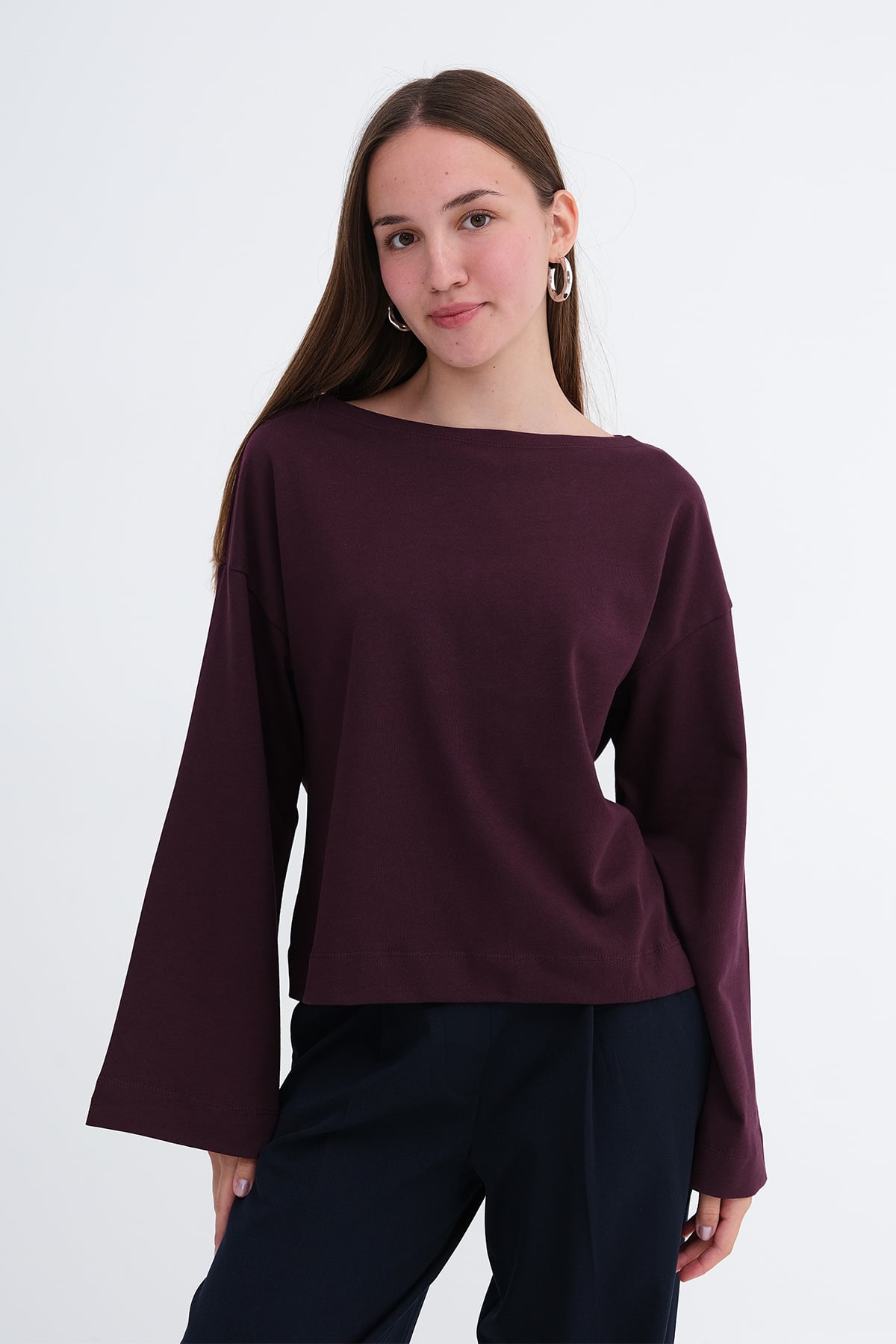 Gardenia_Off-Shoulder-Long-Sleeve-Basic-T-shirt-addax