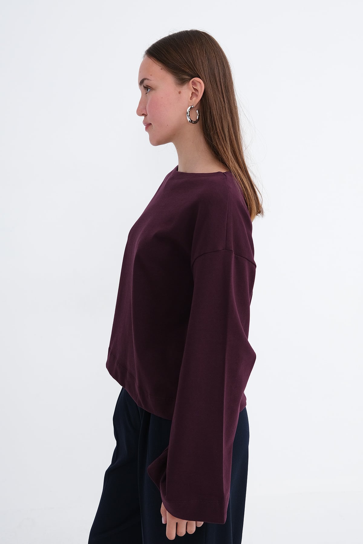 Gardenia_Off-Shoulder-Long-Sleeve-Basic-T-shirt-addax