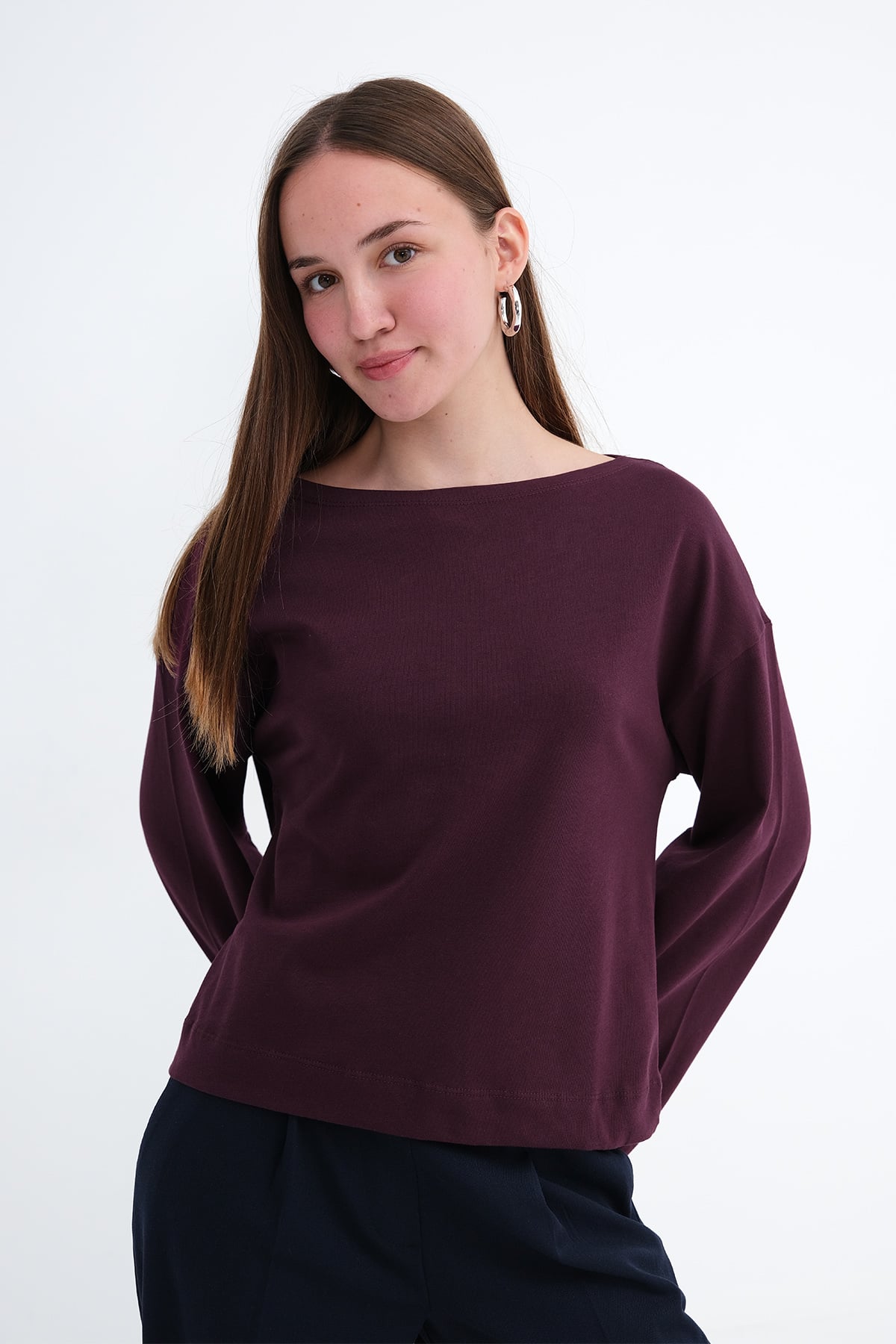 Gardenia_Off-Shoulder-Long-Sleeve-Basic-T-shirt-addax