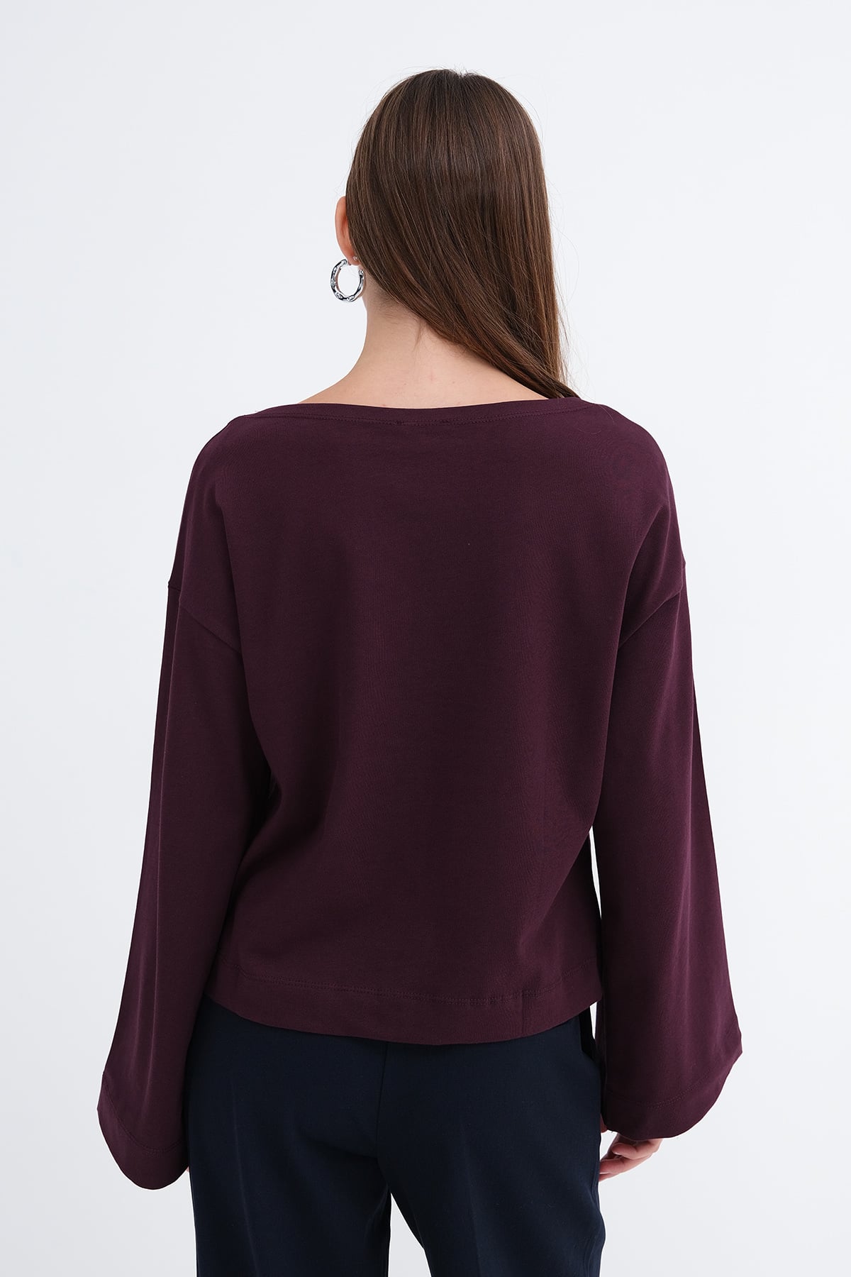 Gardenia_Off-Shoulder-Long-Sleeve-Basic-T-shirt-addax