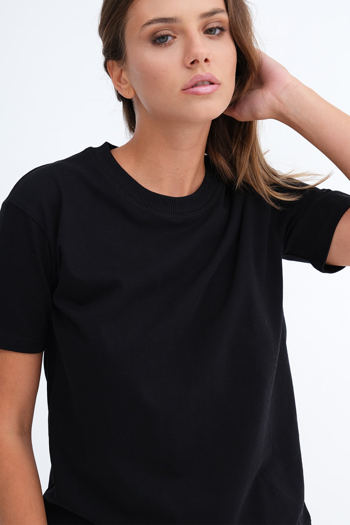 Black_Basic-T-shirt-P06047-addax