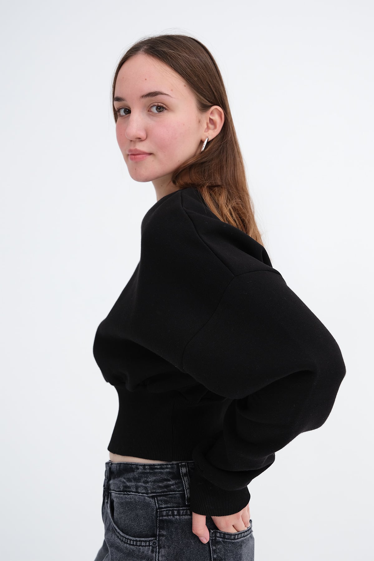 Black_Fleece-Lined-Cropped-Sweatshirt-addax
