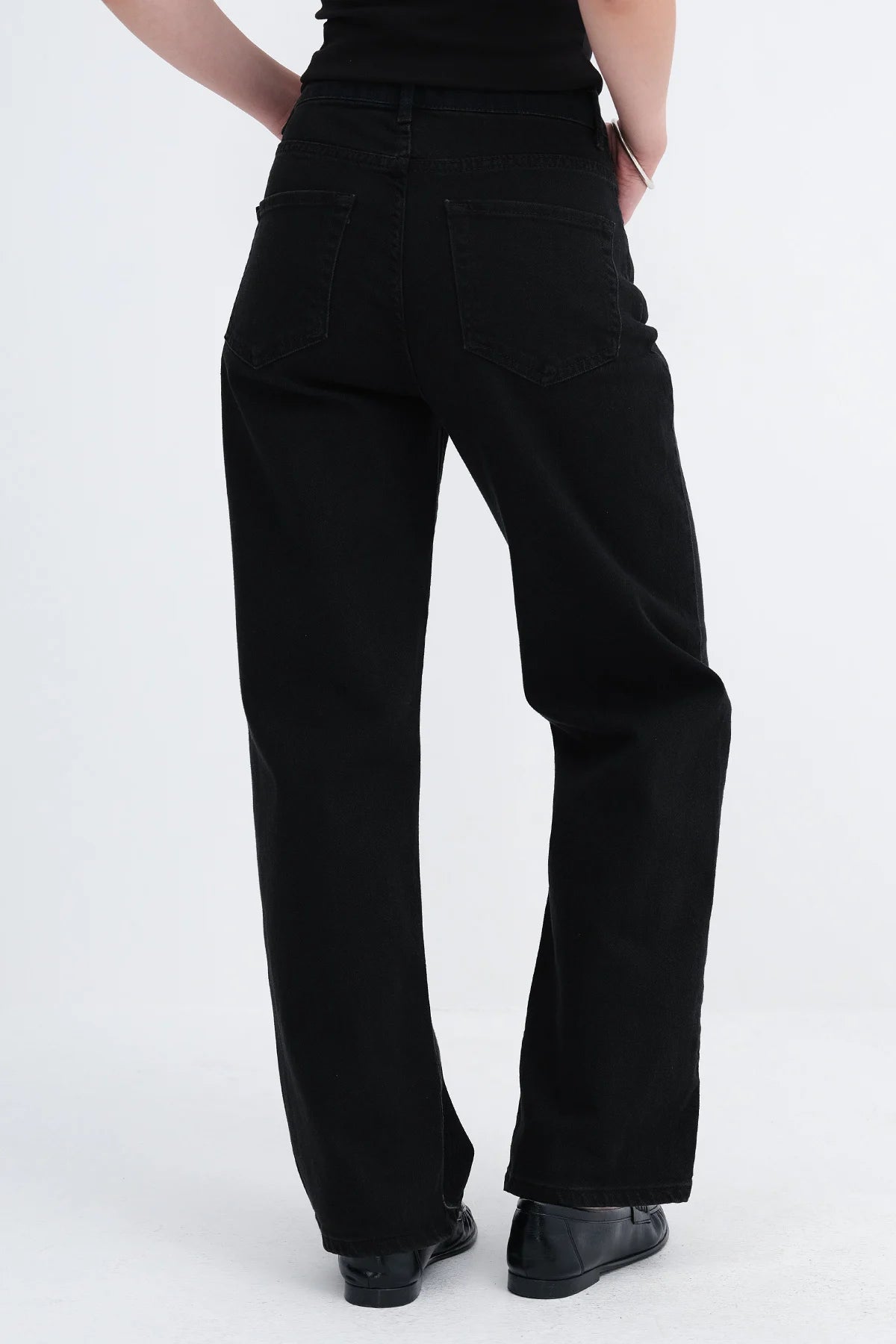 Black_Wide-Leg-Jeans-addax