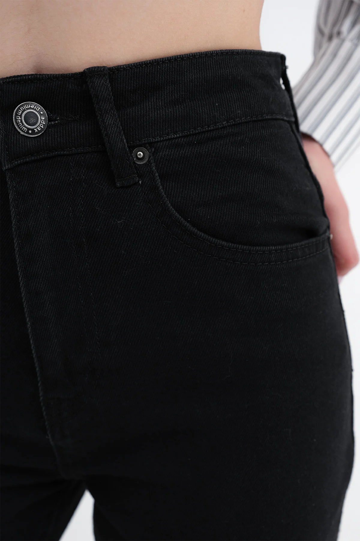 Charcoal_Wide-Leg-Jeans-addax