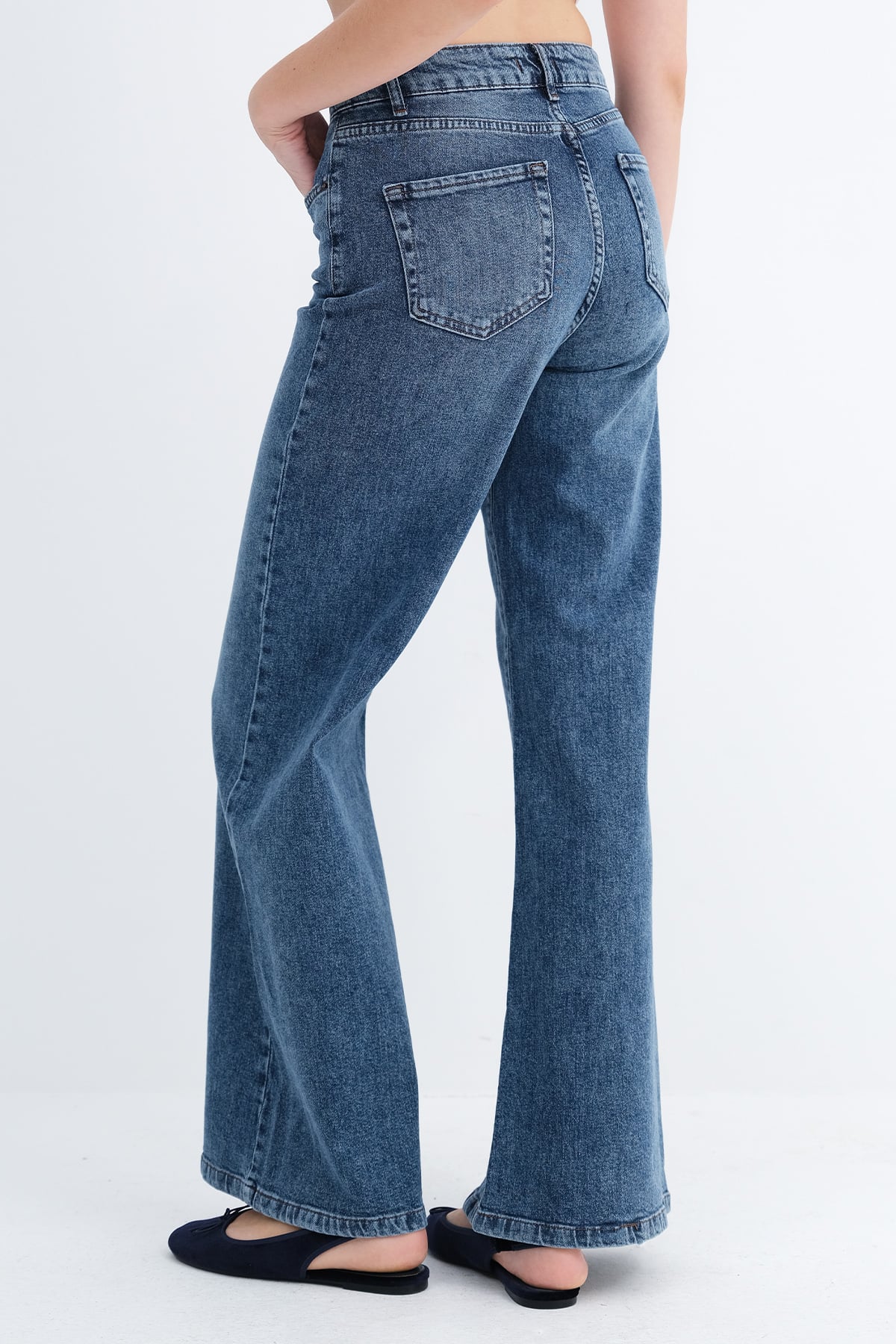 Light-Blue_Wide-Leg-Jeans-addax