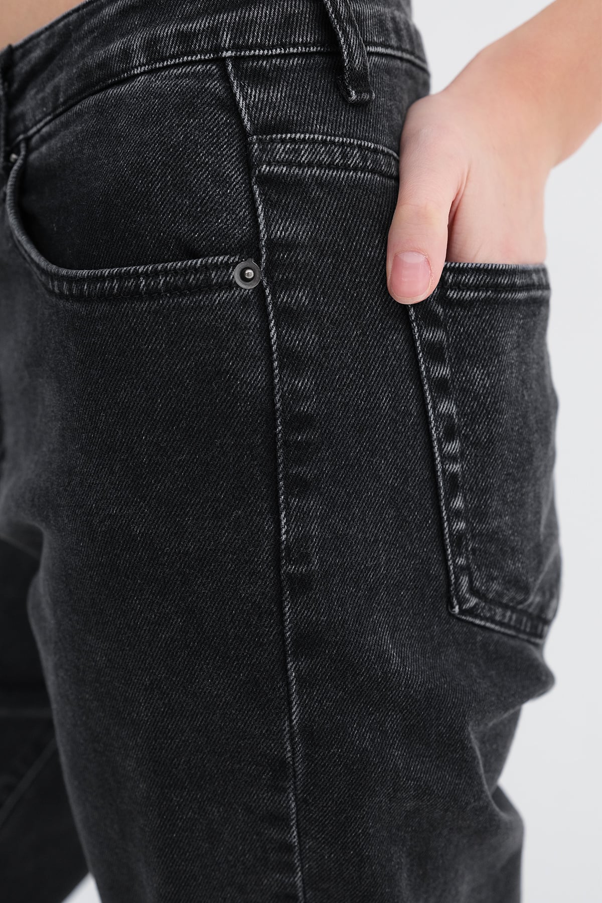 Charcoal_Wide-Leg-Jeans-addax