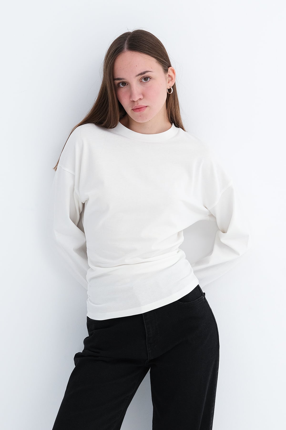 Ecru_Ruched-Long-Sleeve-T-shirt-addax