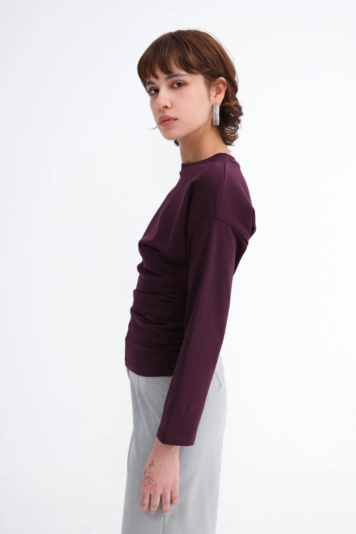 Gardenia_Ruched-Long-Sleeve-T-shirt-addax