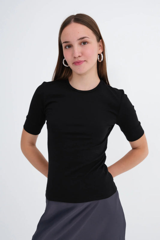 Black_Crew-Neck-T-shirt-addax