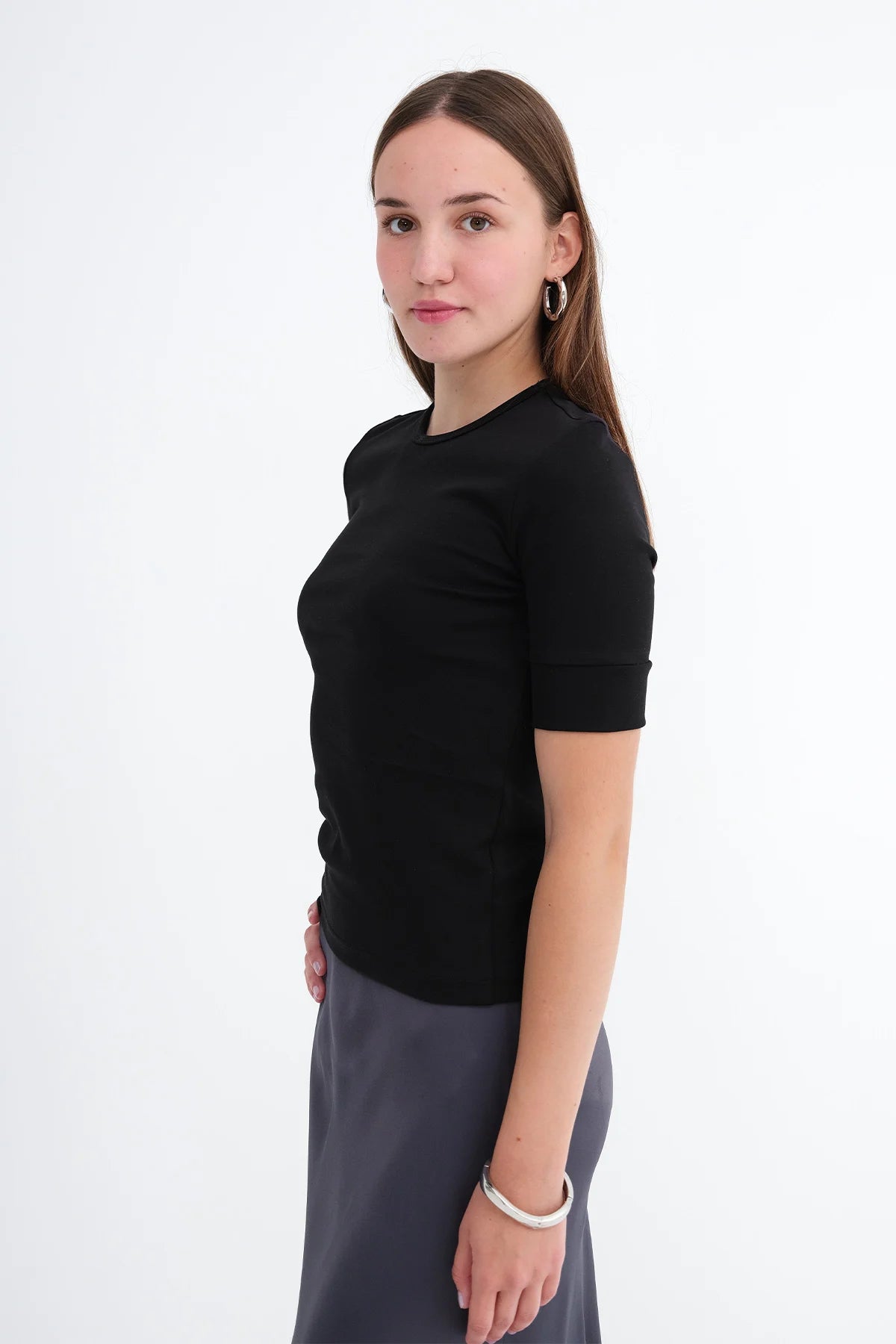 Black_Crew-Neck-T-shirt-addax