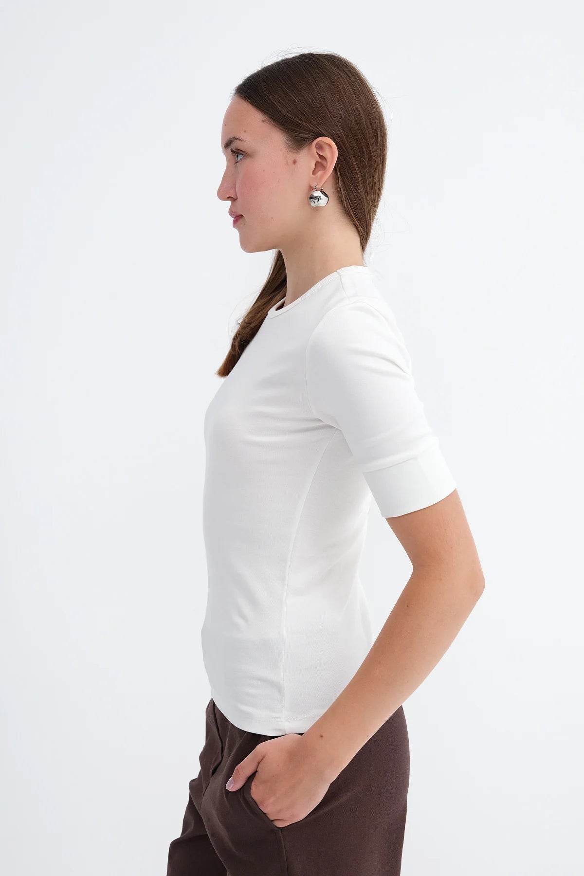 Ecru_Crew-Neck-T-shirt-addax