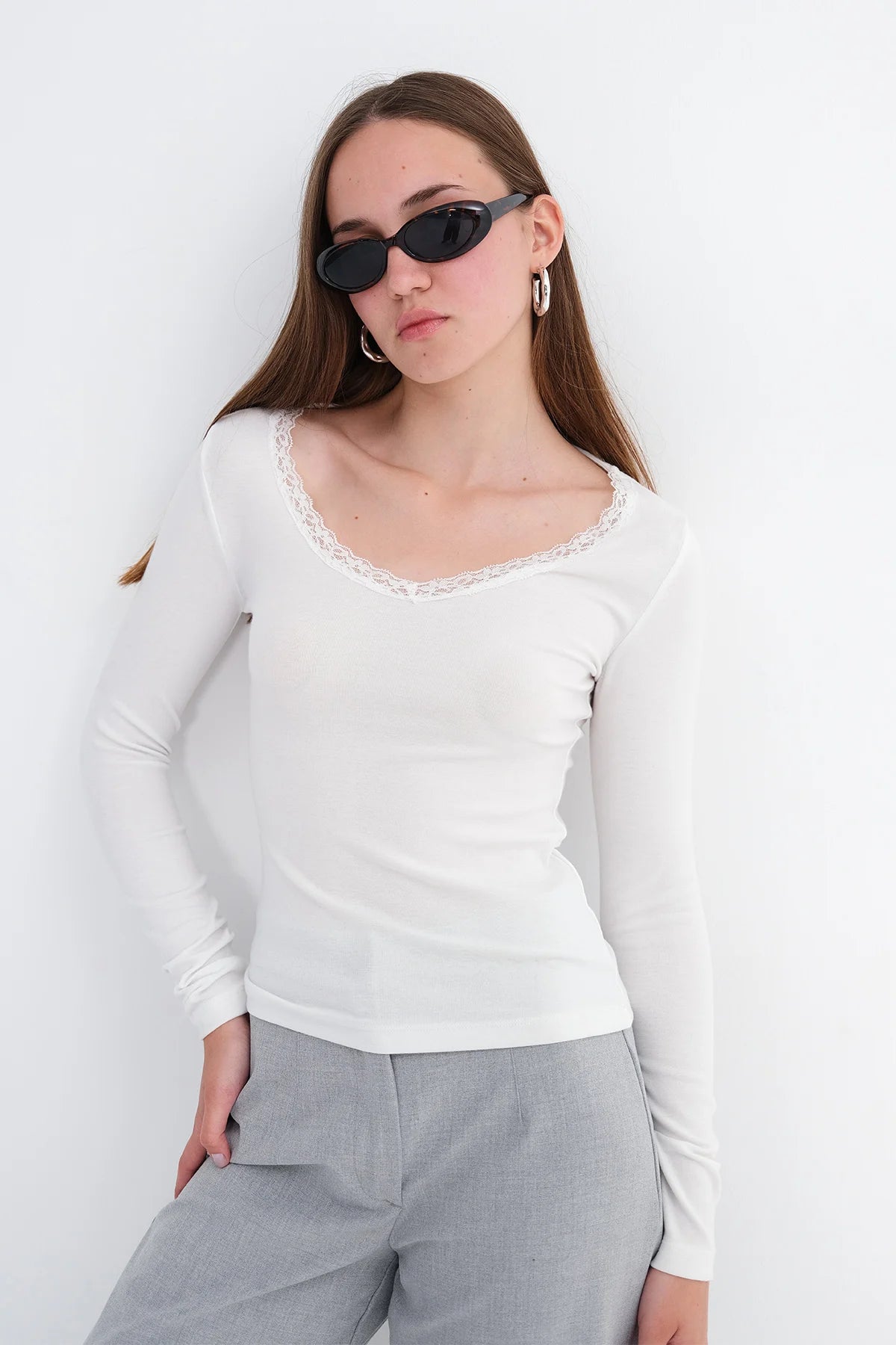White_Modal-Blouse-with-Lace- Collar-addax