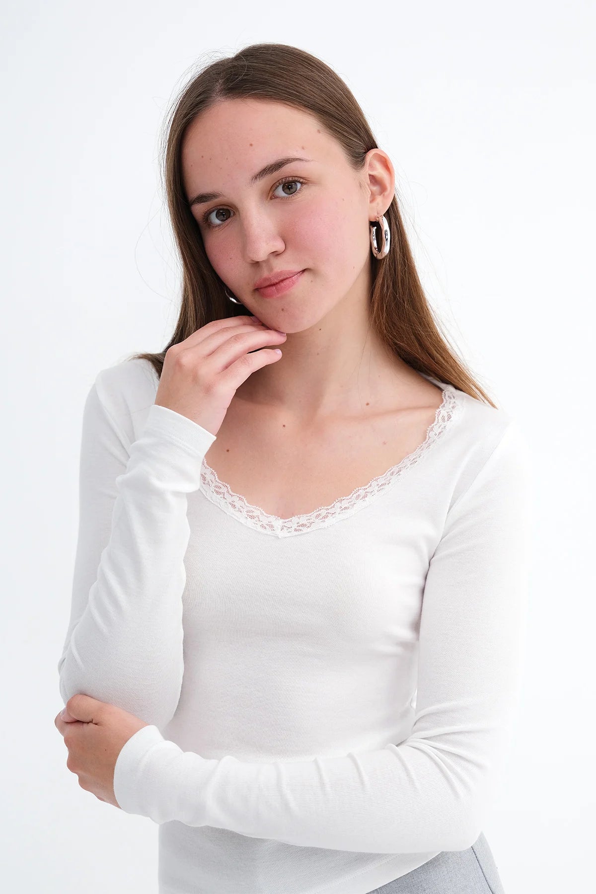 White_Modal-Blouse-with-Lace- Collar-addax